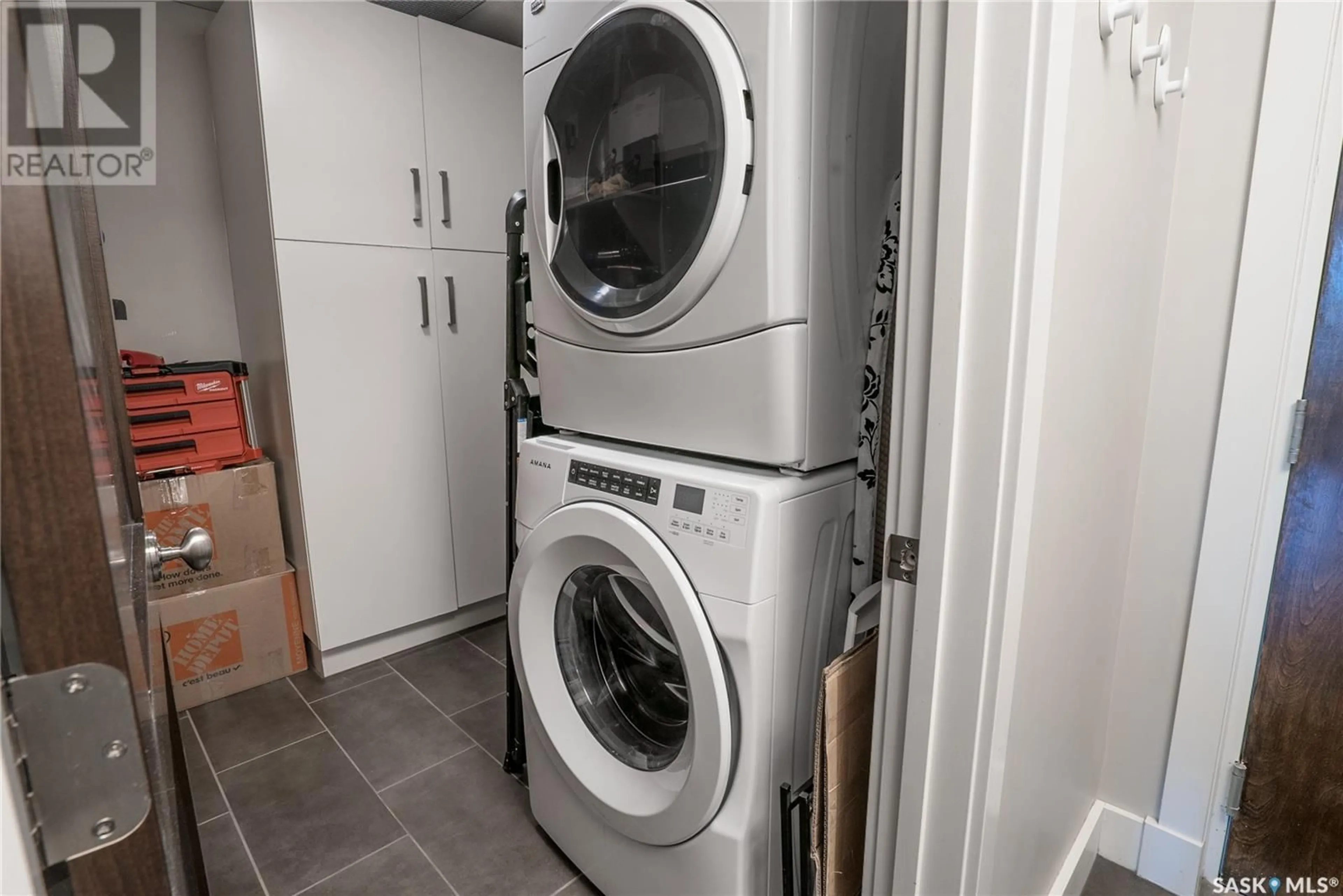Laundry room for 204 - 1132 COLLEGE DRIVE, Saskatoon Saskatchewan S7N0W2
