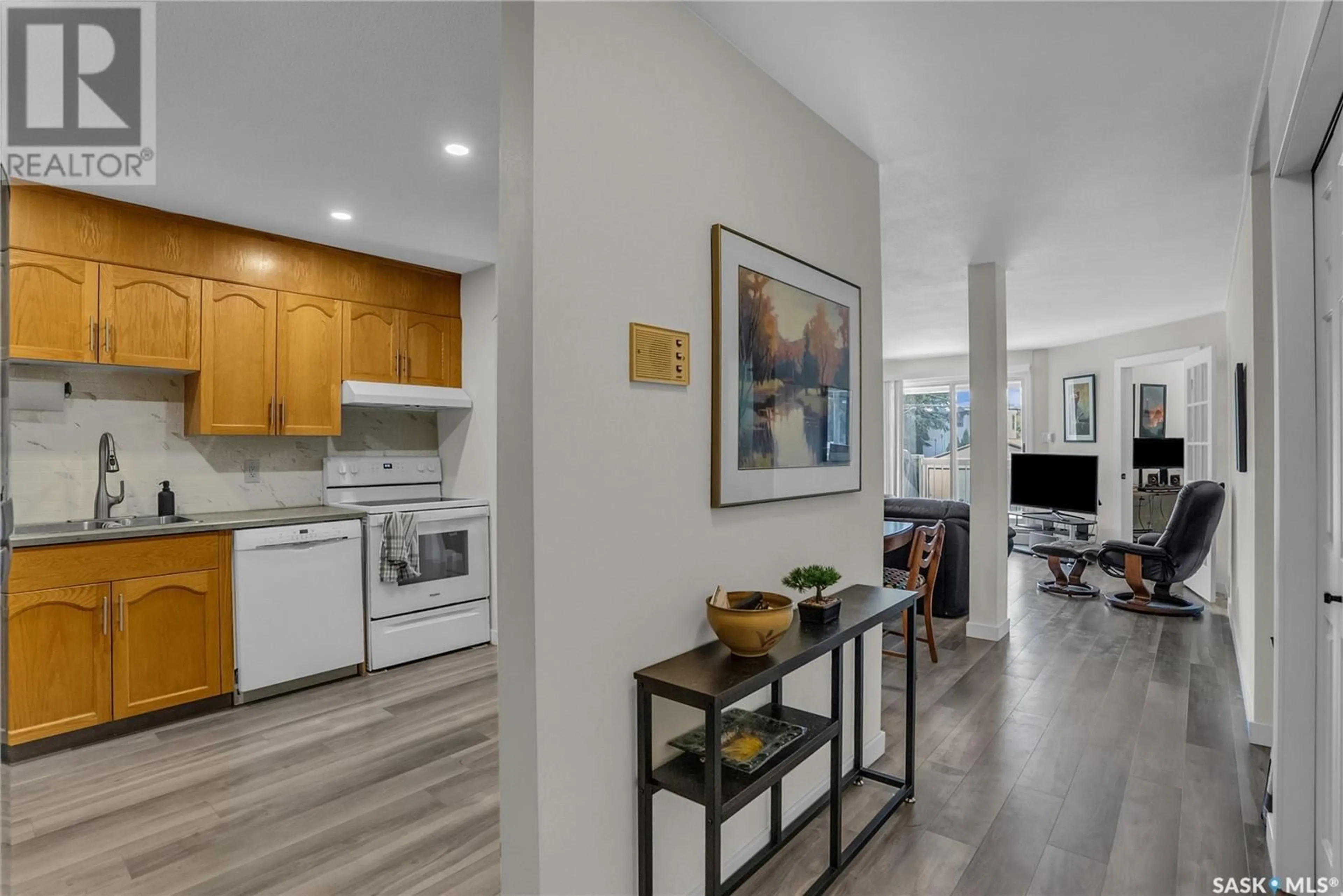 Open concept kitchen, unknown for 103 - 910 9TH STREET, Saskatoon Saskatchewan S7H0N1