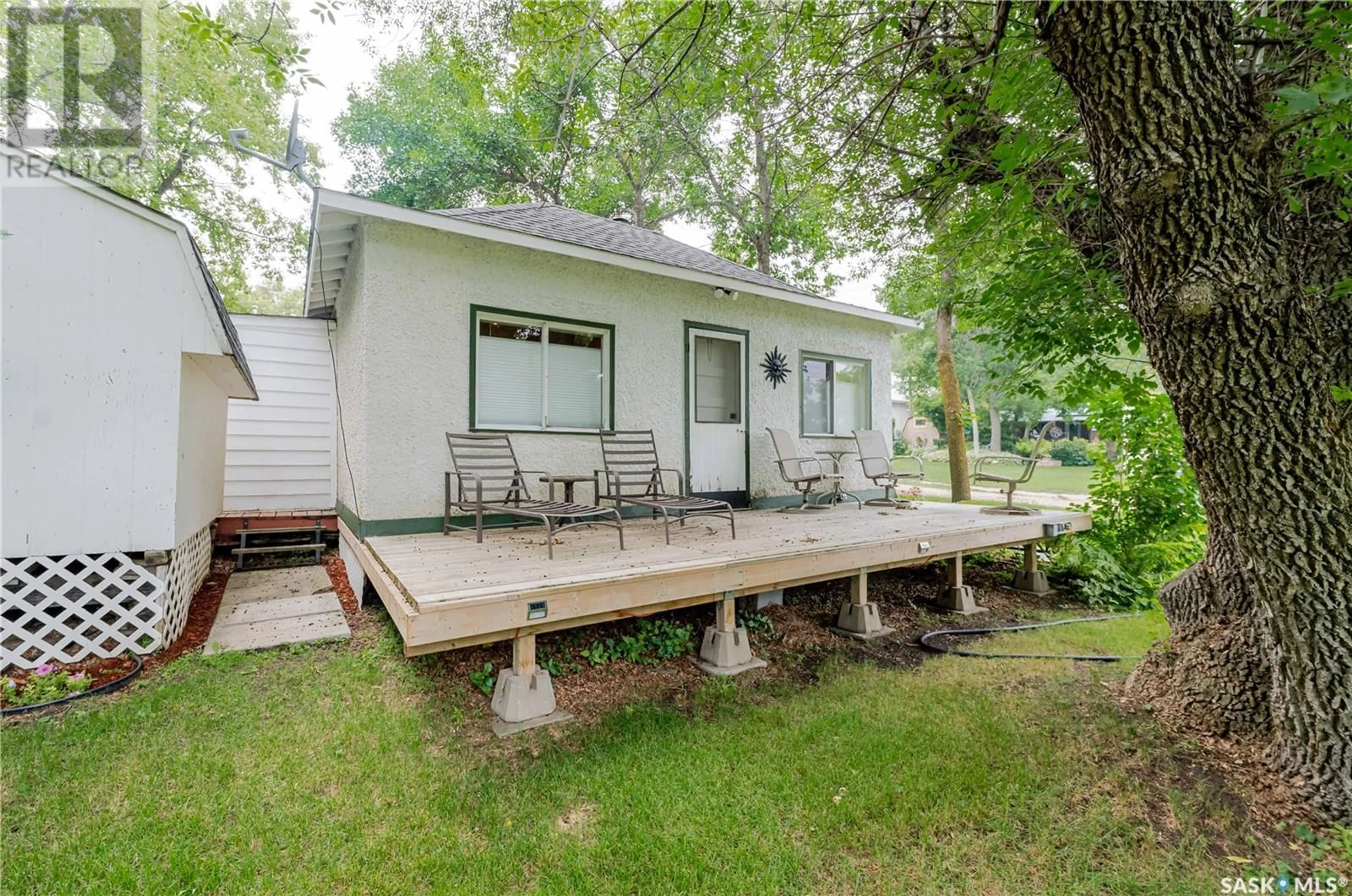 Patio, street for 101 METROPOLITAN DRIVE, South Lake Saskatchewan S0H0X0