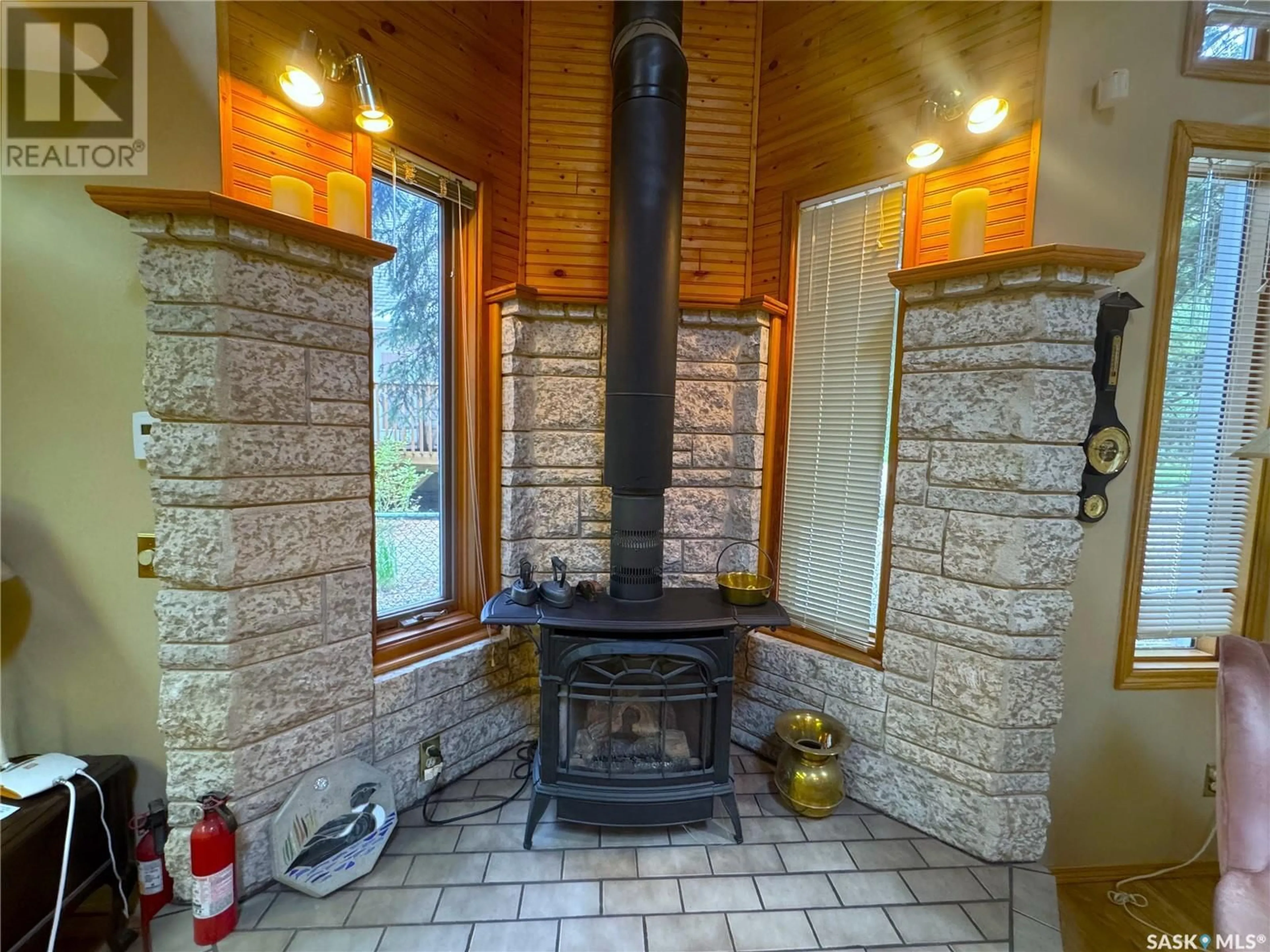 Indoor foyer for 308 FRANCIS AVENUE, Lakeland Rm No. 521 Saskatchewan S0J0N0