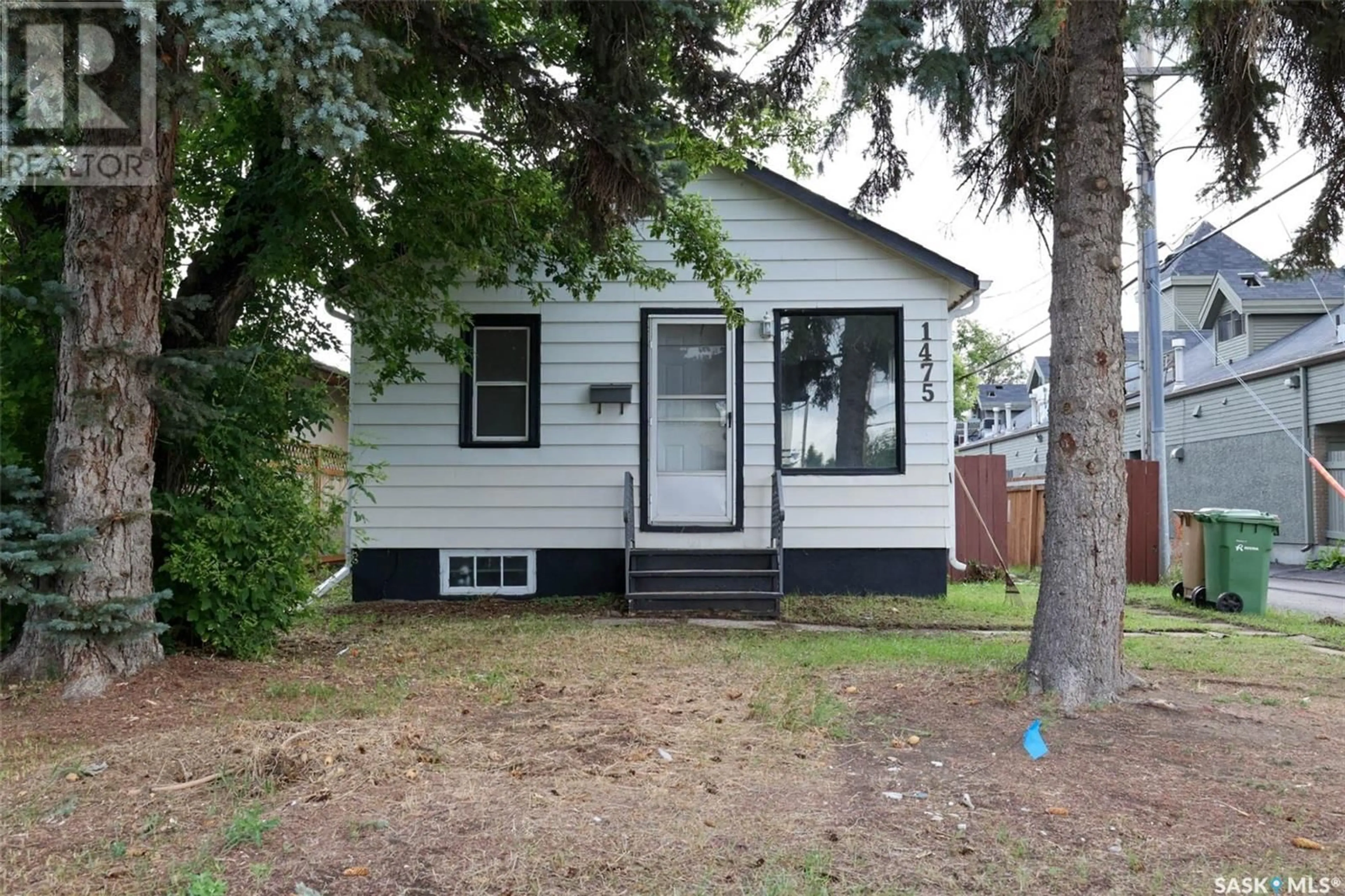 Home with vinyl exterior material, street for 1475 MCCARTHY BOULEVARD, Regina Saskatchewan S4T5T1