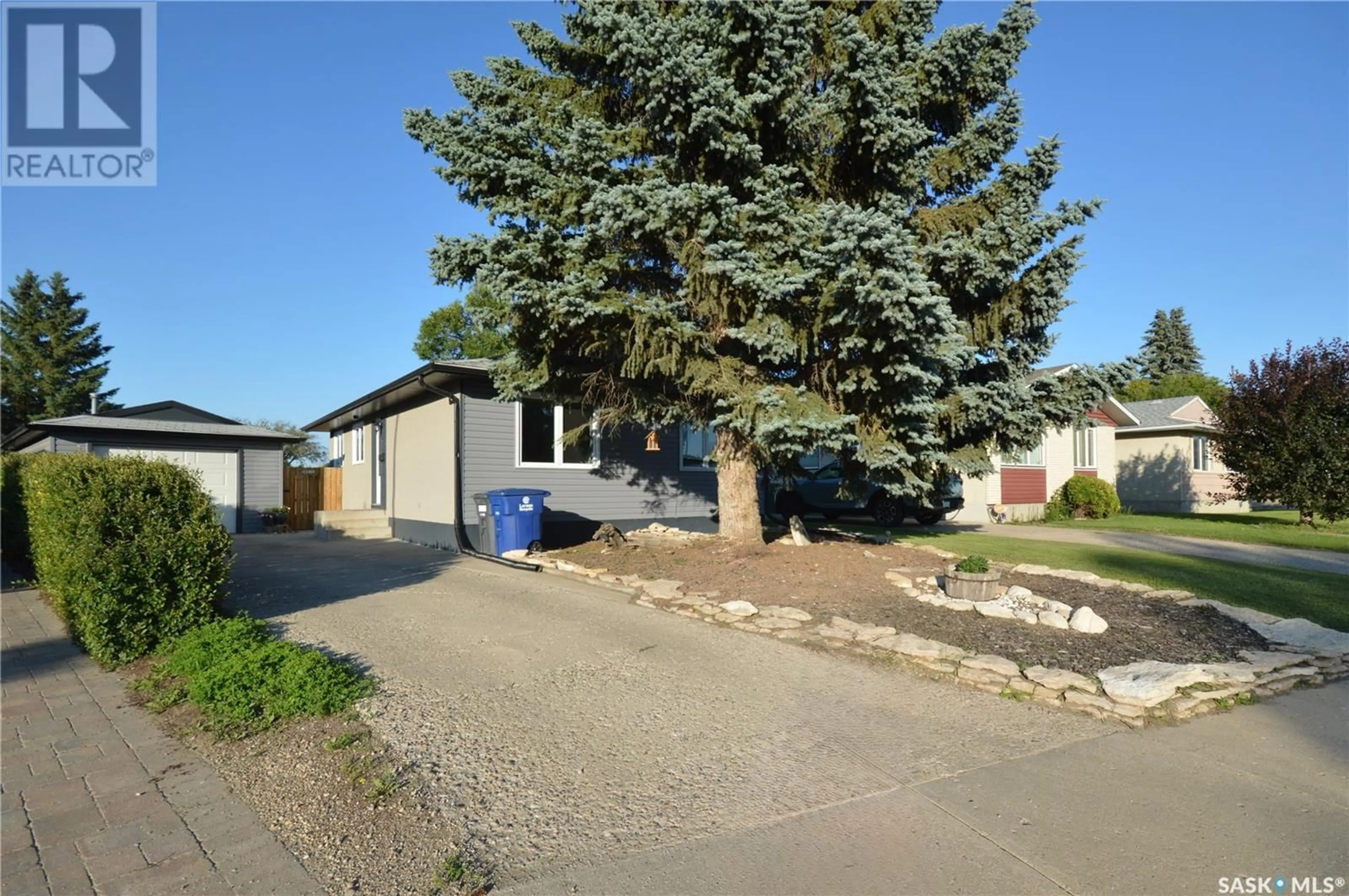 Unknown for 18 PATTERSON CRESCENT, Saskatoon Saskatchewan S7L4Z9