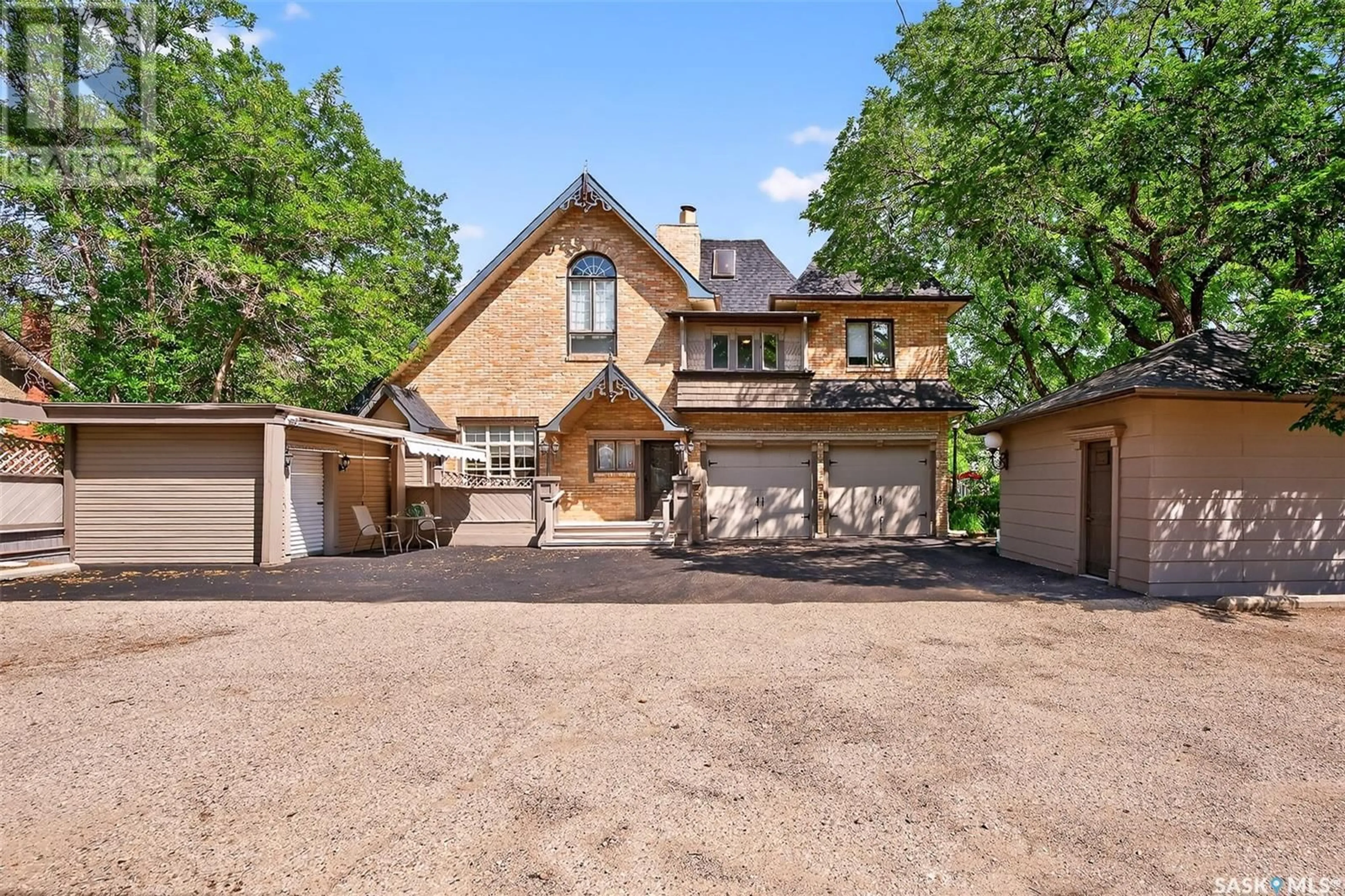 A pic from outside/outdoor area/front of a property/back of a property/a pic from drone, street for 220 HALL STREET, Moose Jaw Saskatchewan S6H2R3