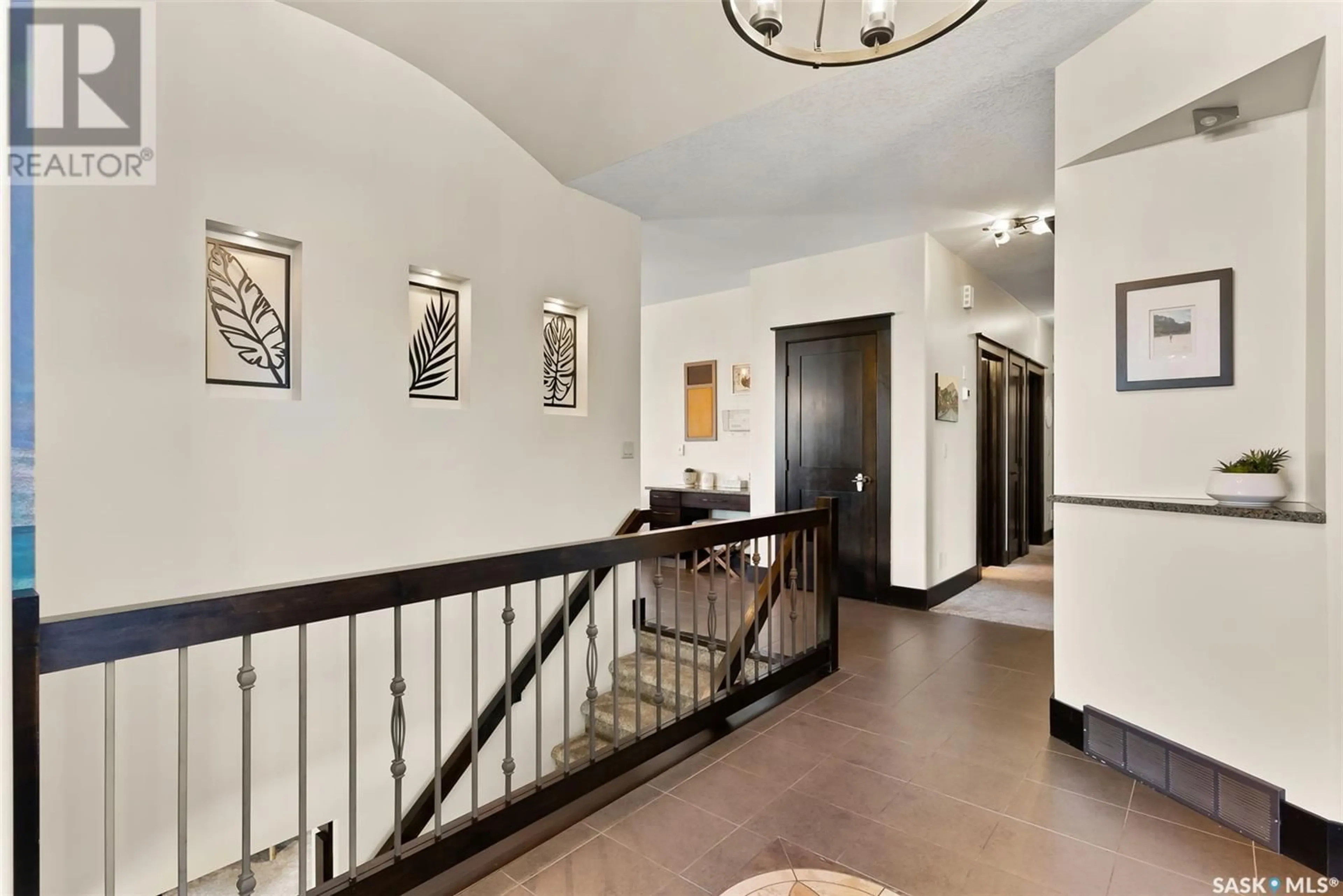 Indoor foyer for 15 MEADOW BAY, Lumsden Saskatchewan S0G3C0
