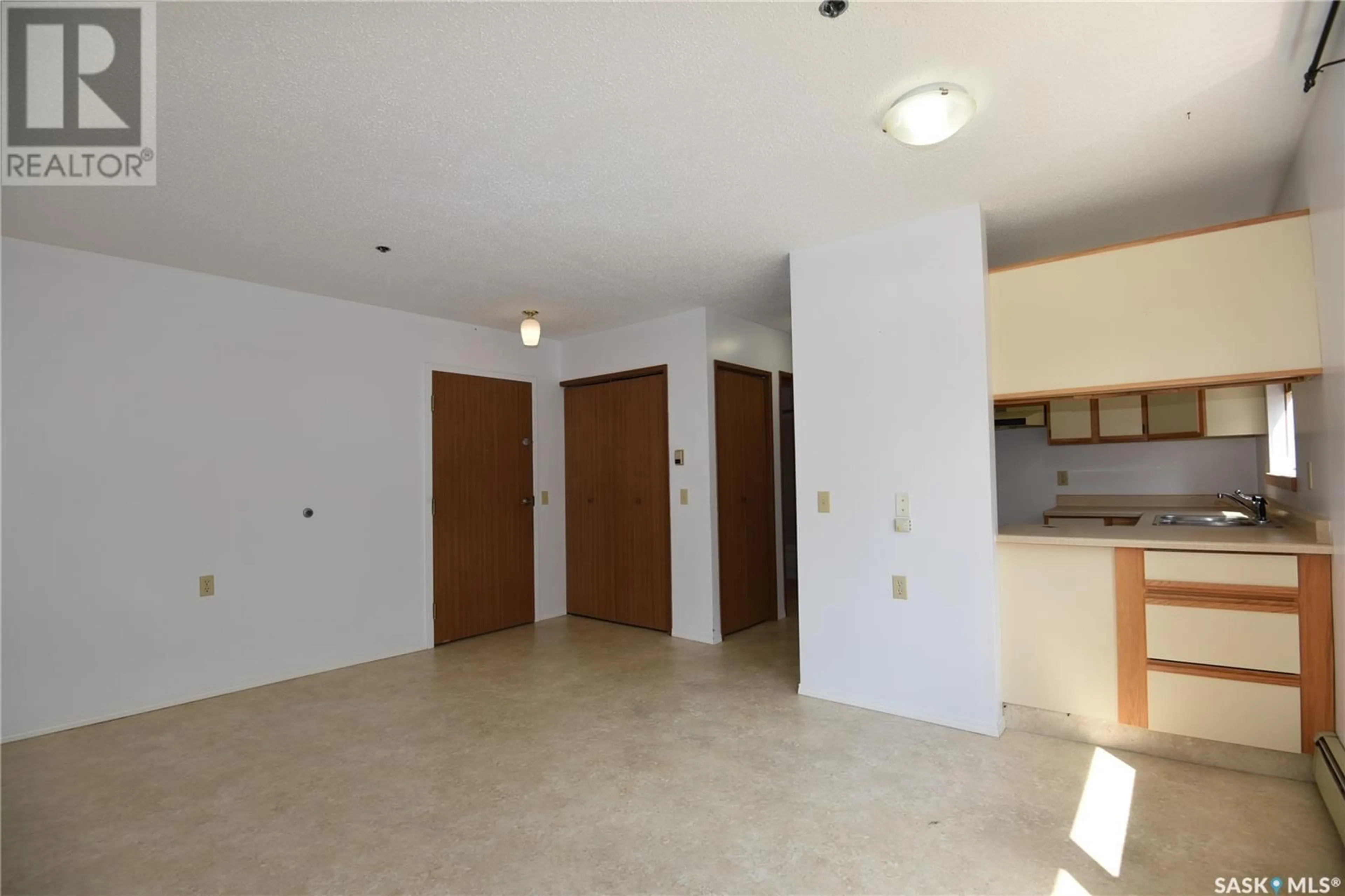 A pic of a room for 207 102 MANOR DRIVE, Nipawin Saskatchewan S0E1E0