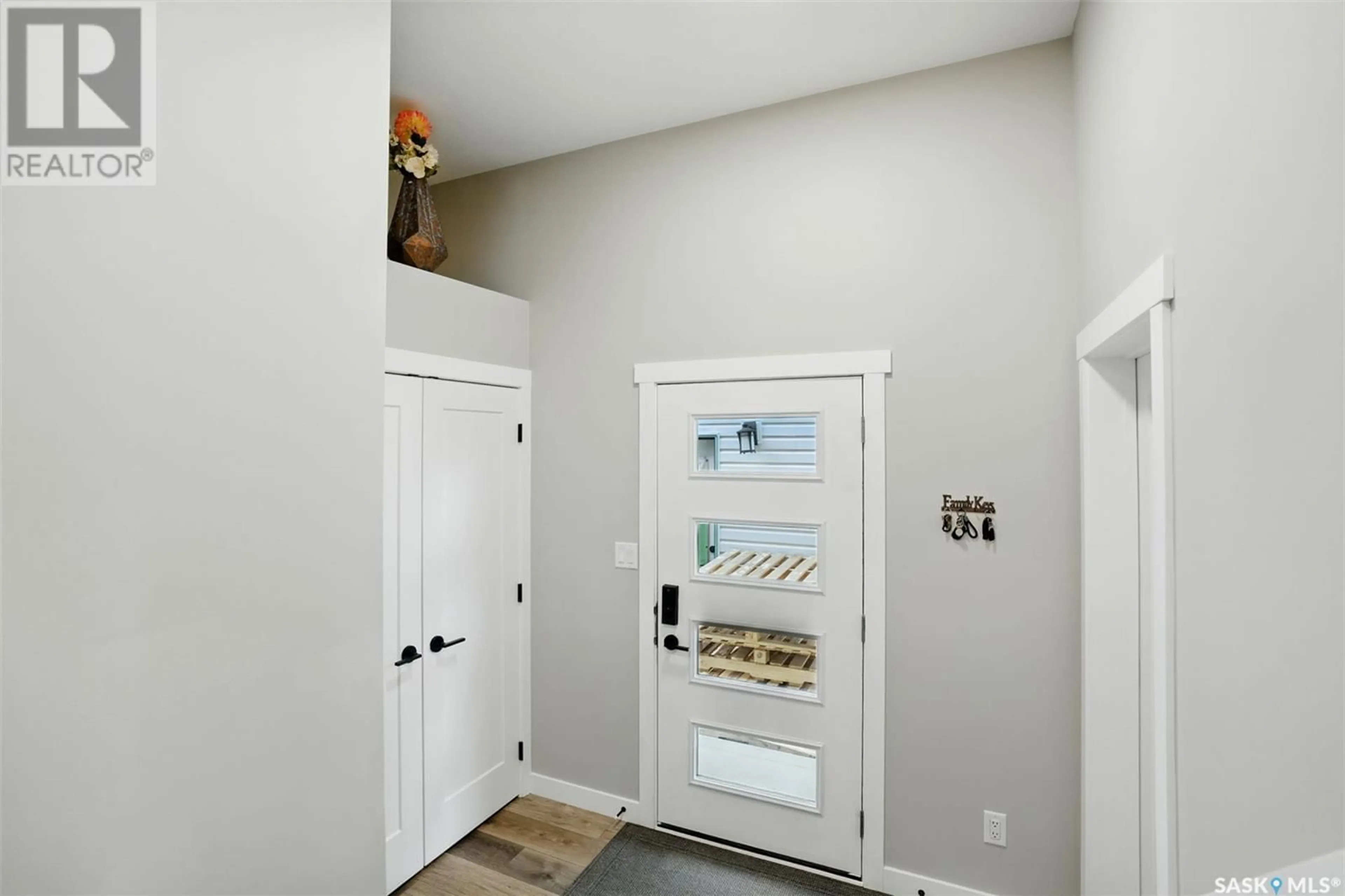 Indoor entryway for 436 MYLES HEIDT MANOR, Saskatoon Saskatchewan S7W1H9