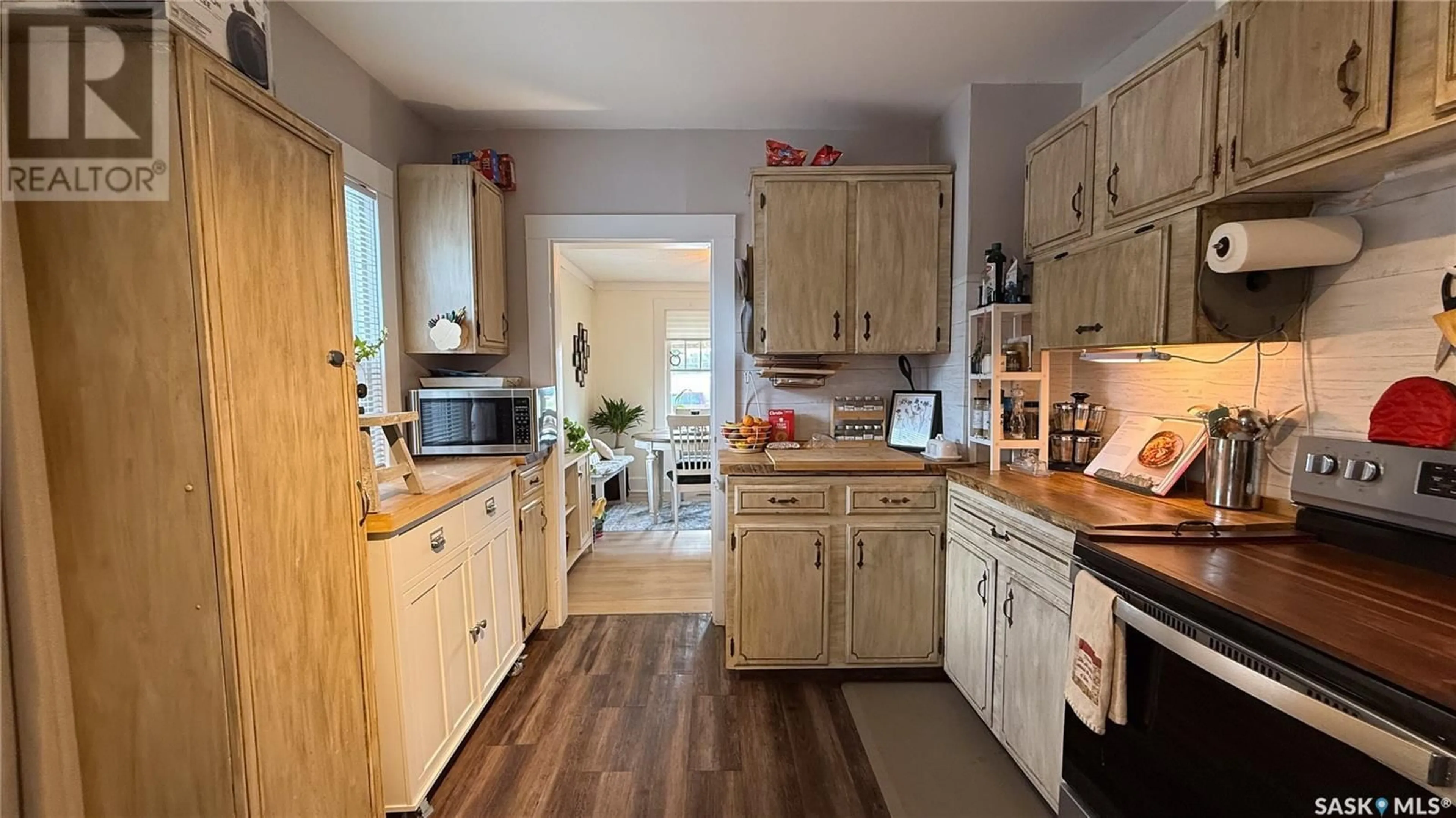Standard kitchen, wood/laminate floor for 1832 101ST STREET, North Battleford Saskatchewan S9A1B1