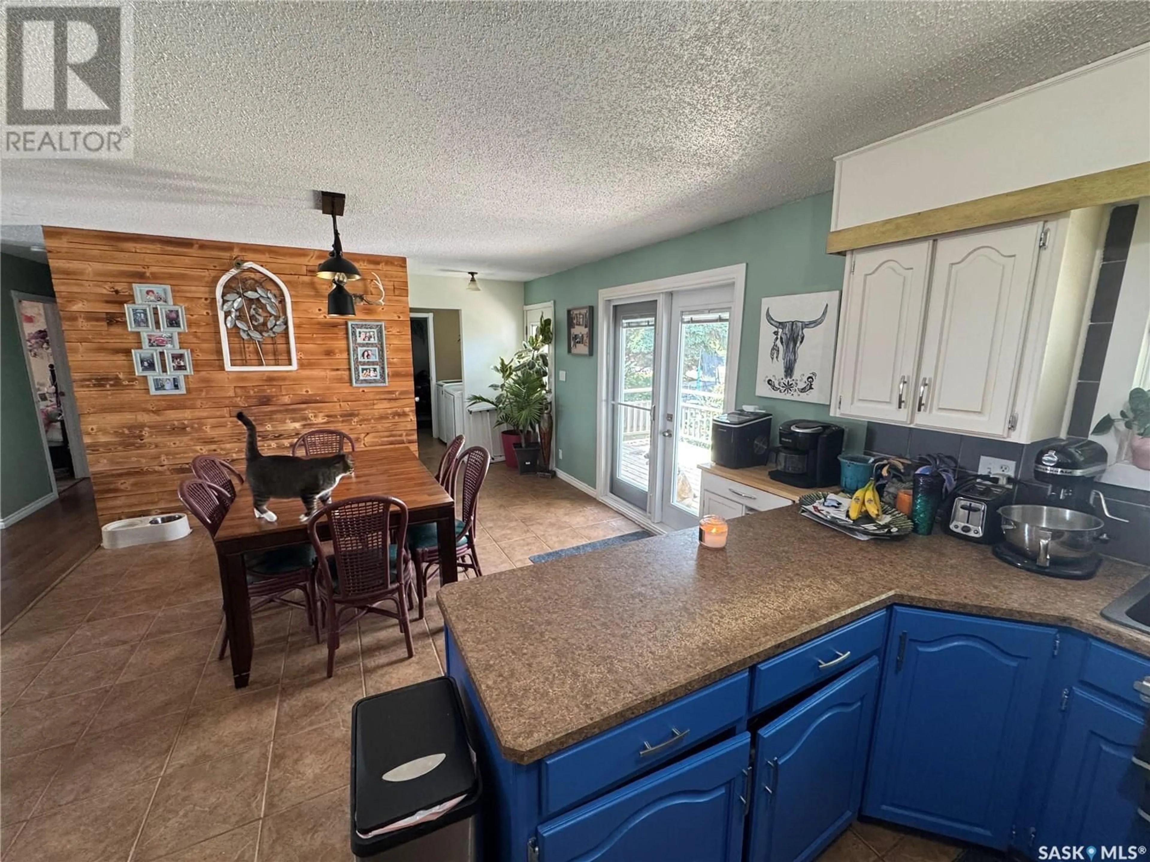 Open concept kitchen, unknown for 412 MOUNTAIN STREET, Strasbourg Saskatchewan S0G3V0