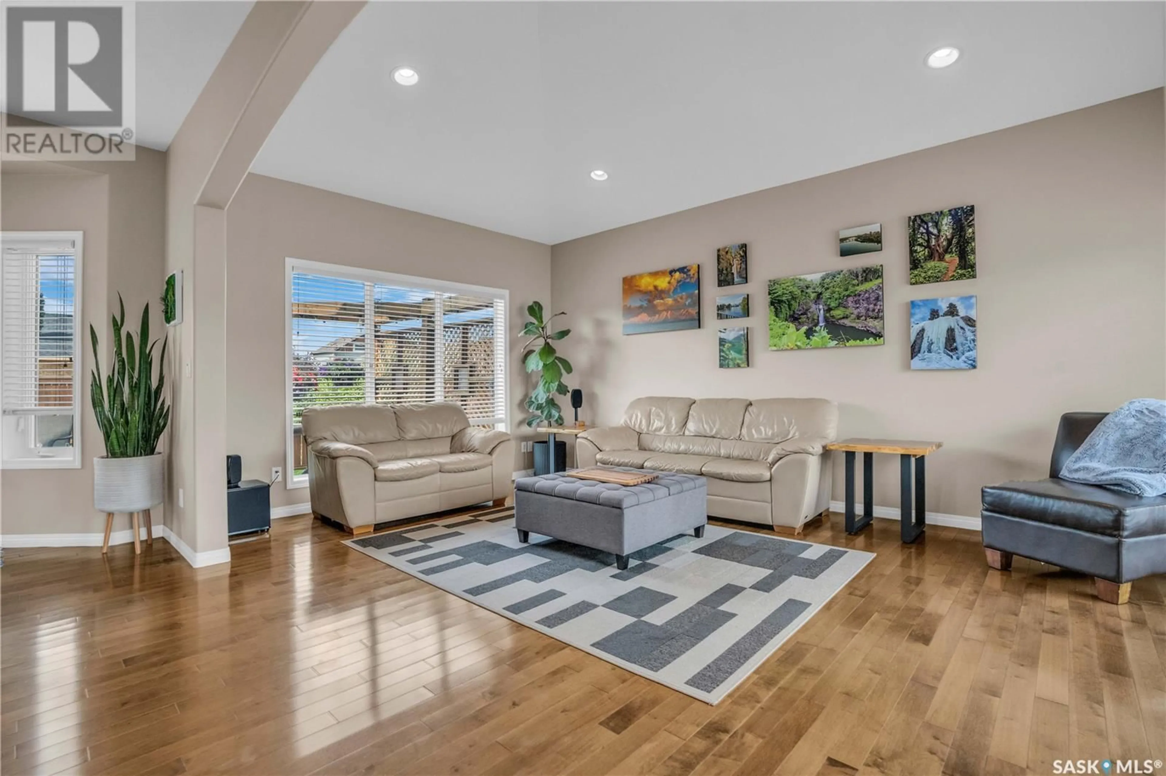 Living room with furniture, unknown for 815 COLUMBIA WAY, Martensville Saskatchewan S0K0A2