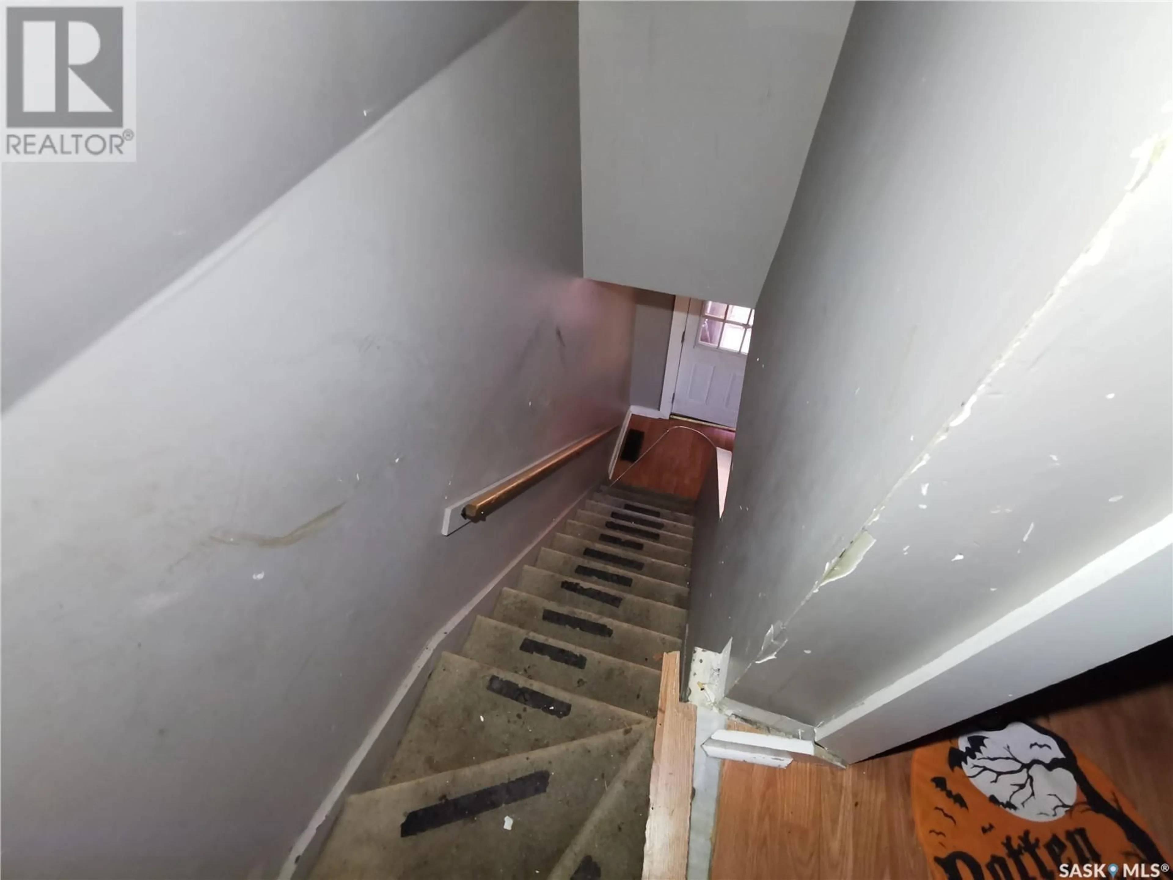 Stairs for 1448 ELPHINSTONE STREET, Regina Saskatchewan S4T3M6