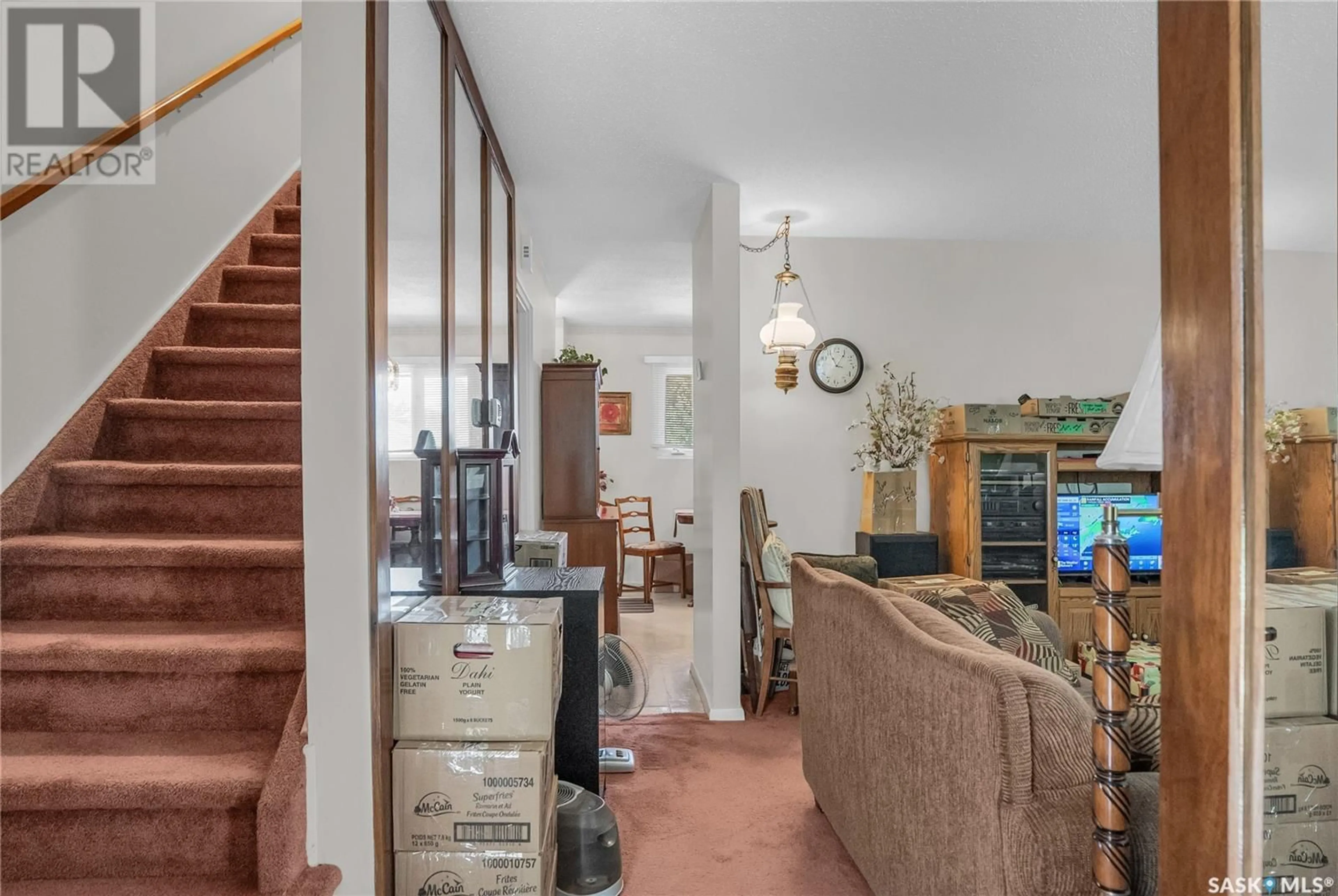 Indoor foyer for 36 120 ACADIA DRIVE, Saskatoon Saskatchewan S7H3V2