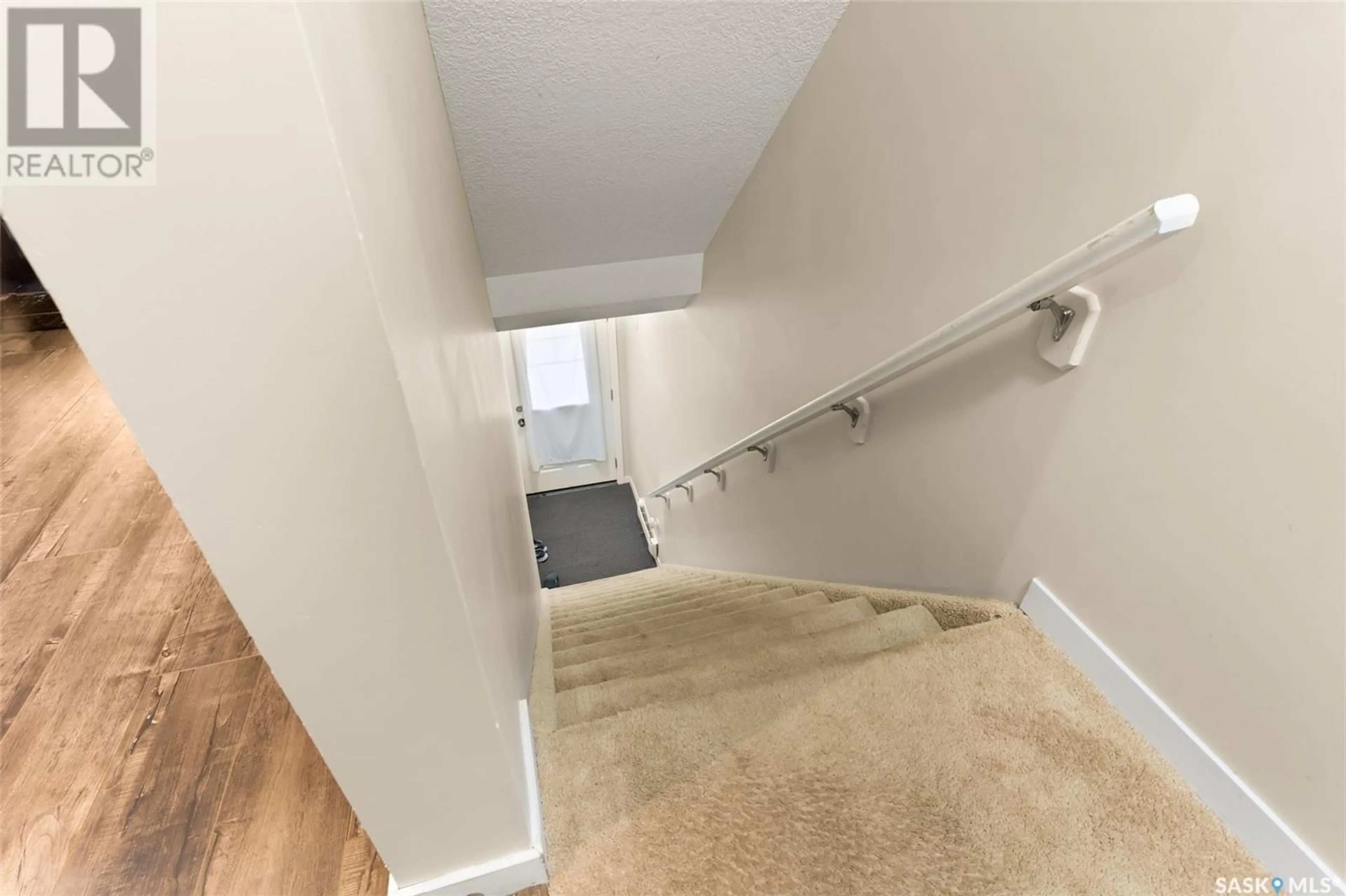 Stairs for 34B - 4533 DELHAYE WAY, Regina Saskatchewan S4W0M2