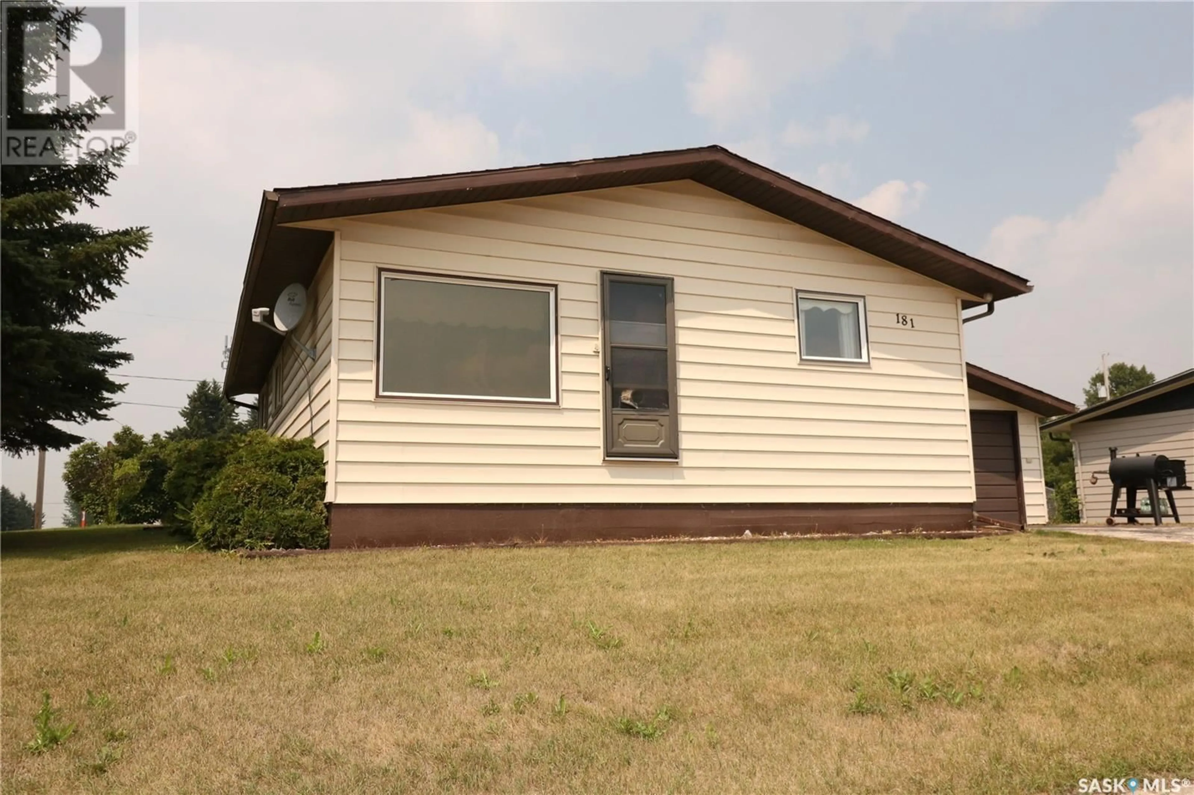 Home with vinyl exterior material, building for 181 MAIN STREET, Grayson Saskatchewan S0A1E0