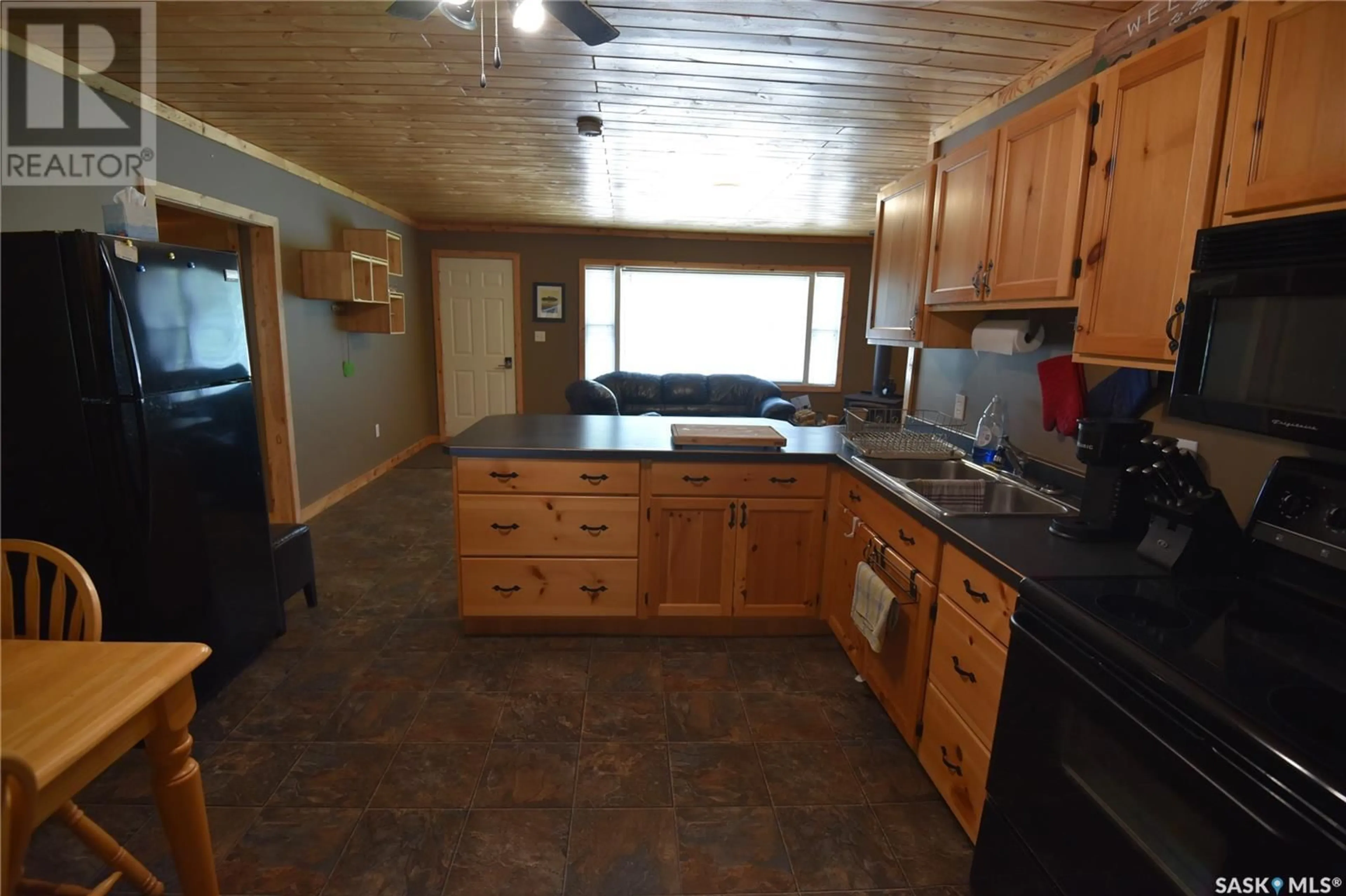 Standard kitchen, unknown for 217 BIRCH DRIVE, Tobin Lake Saskatchewan S0J3B0