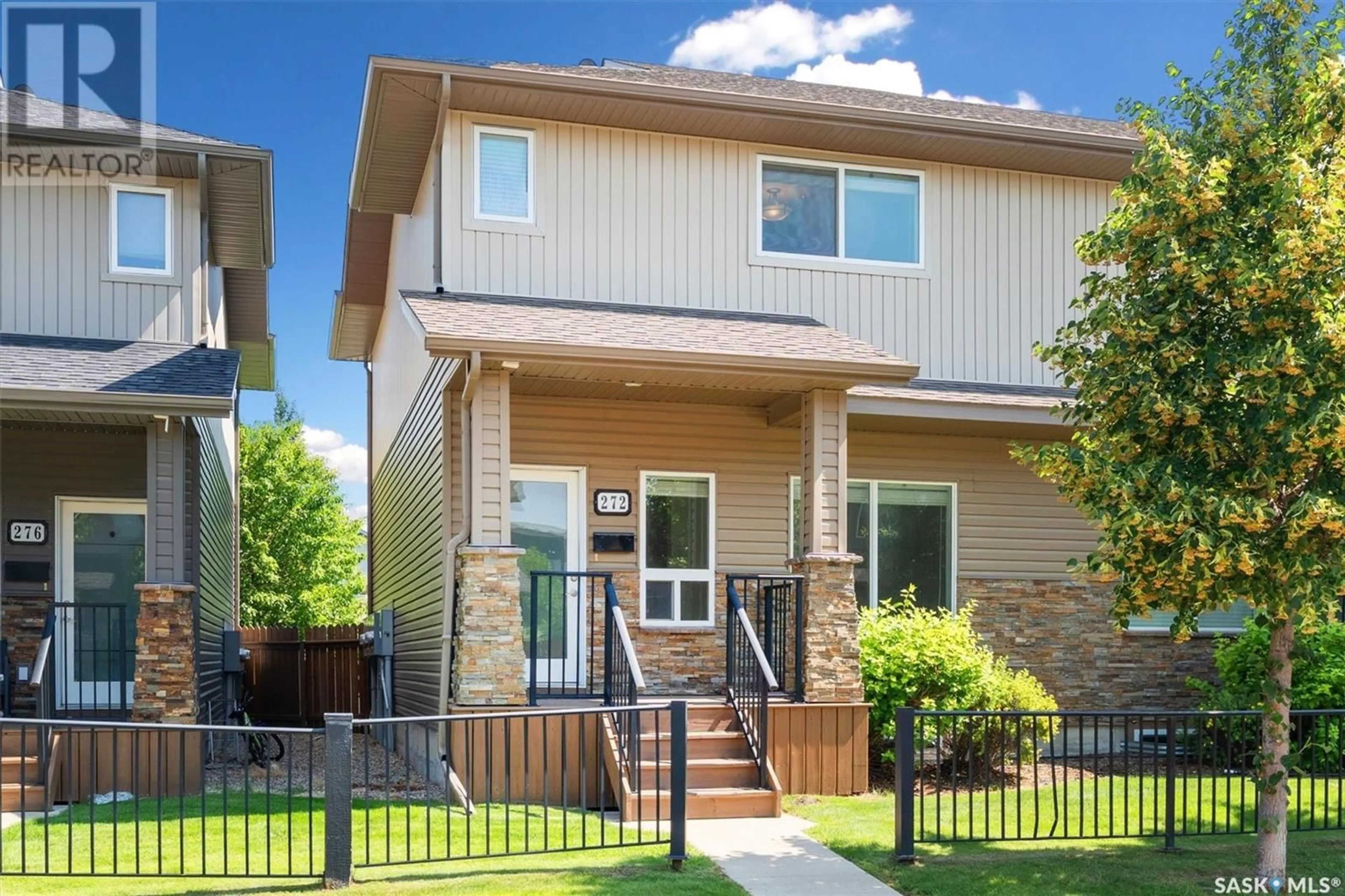 Home with vinyl exterior material, street for 272 WILLOWGROVE LANE, Saskatoon Saskatchewan S7W0H8