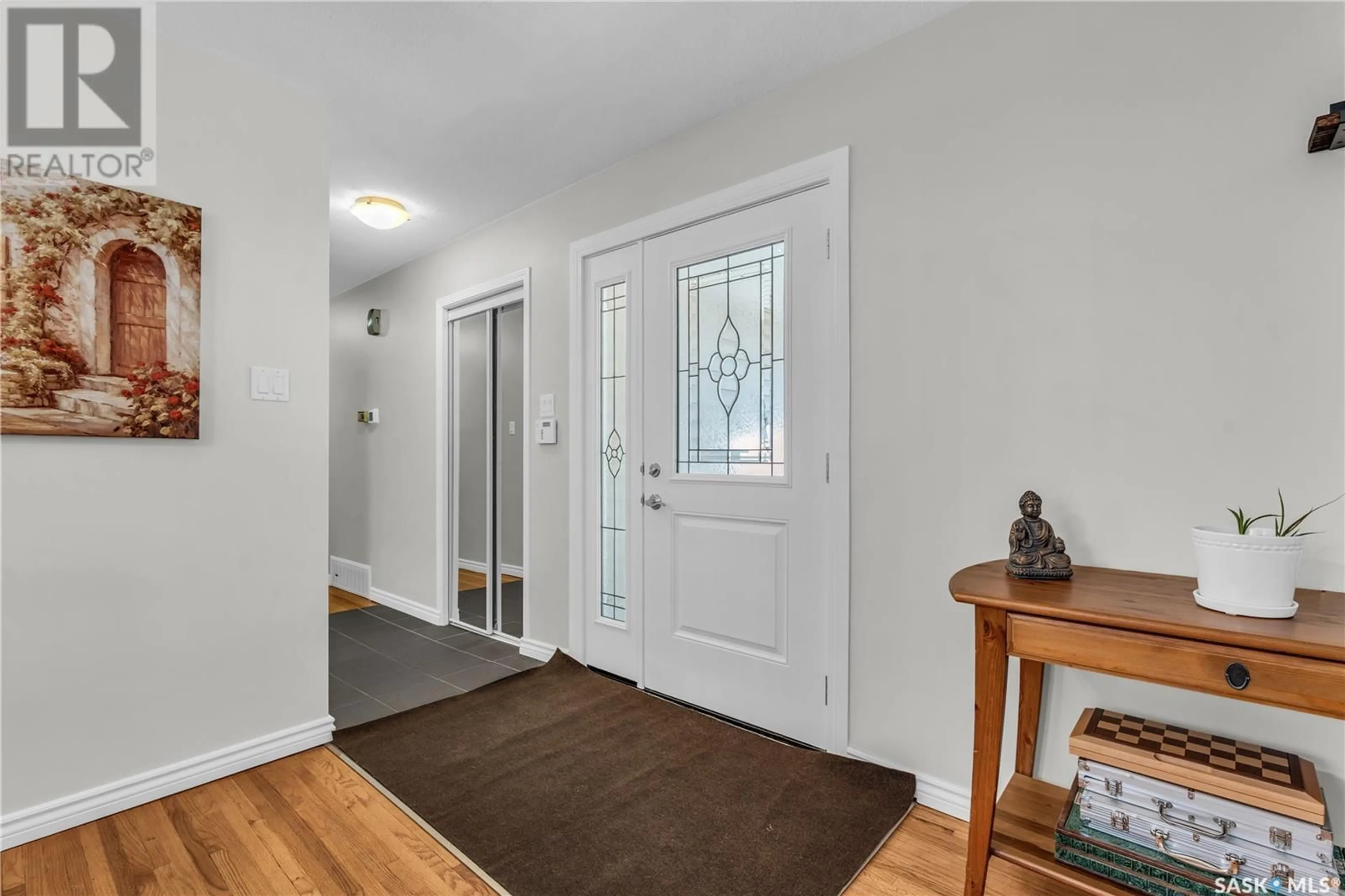 Indoor entryway for 1602 PARK AVENUE, Saskatoon Saskatchewan S7H2P3
