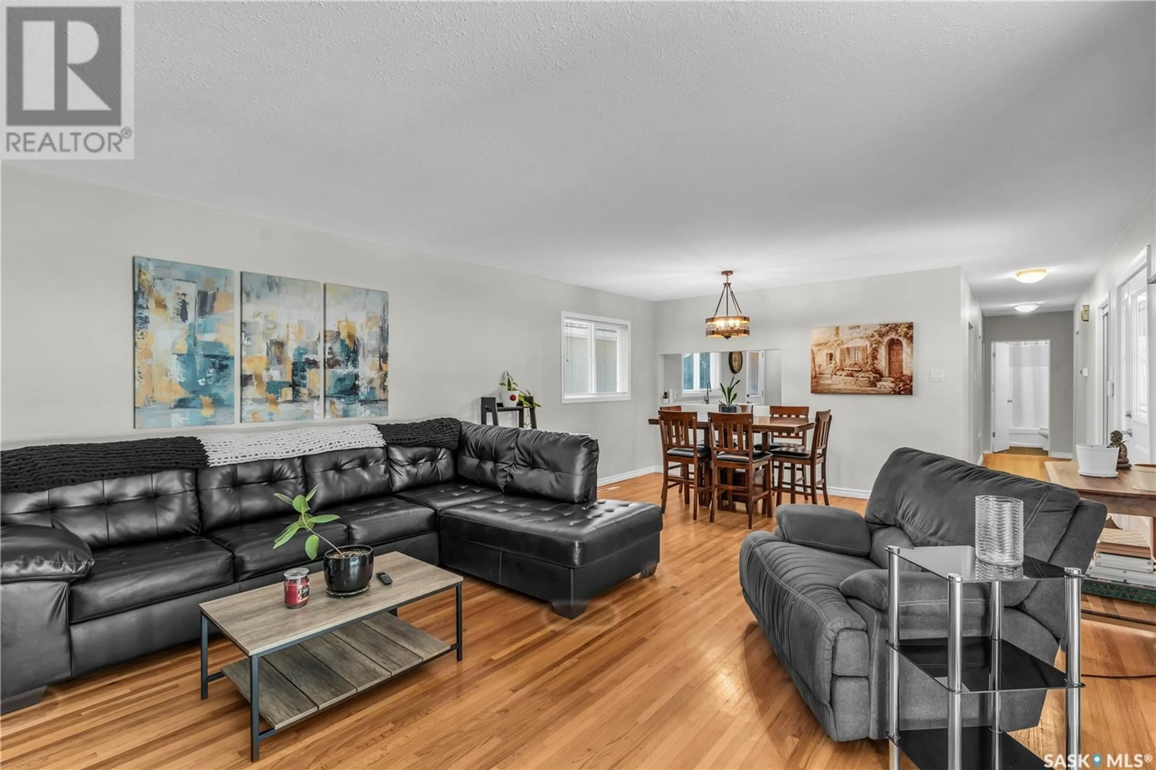 Living room with furniture, unknown for 1602 PARK AVENUE, Saskatoon Saskatchewan S7H2P3