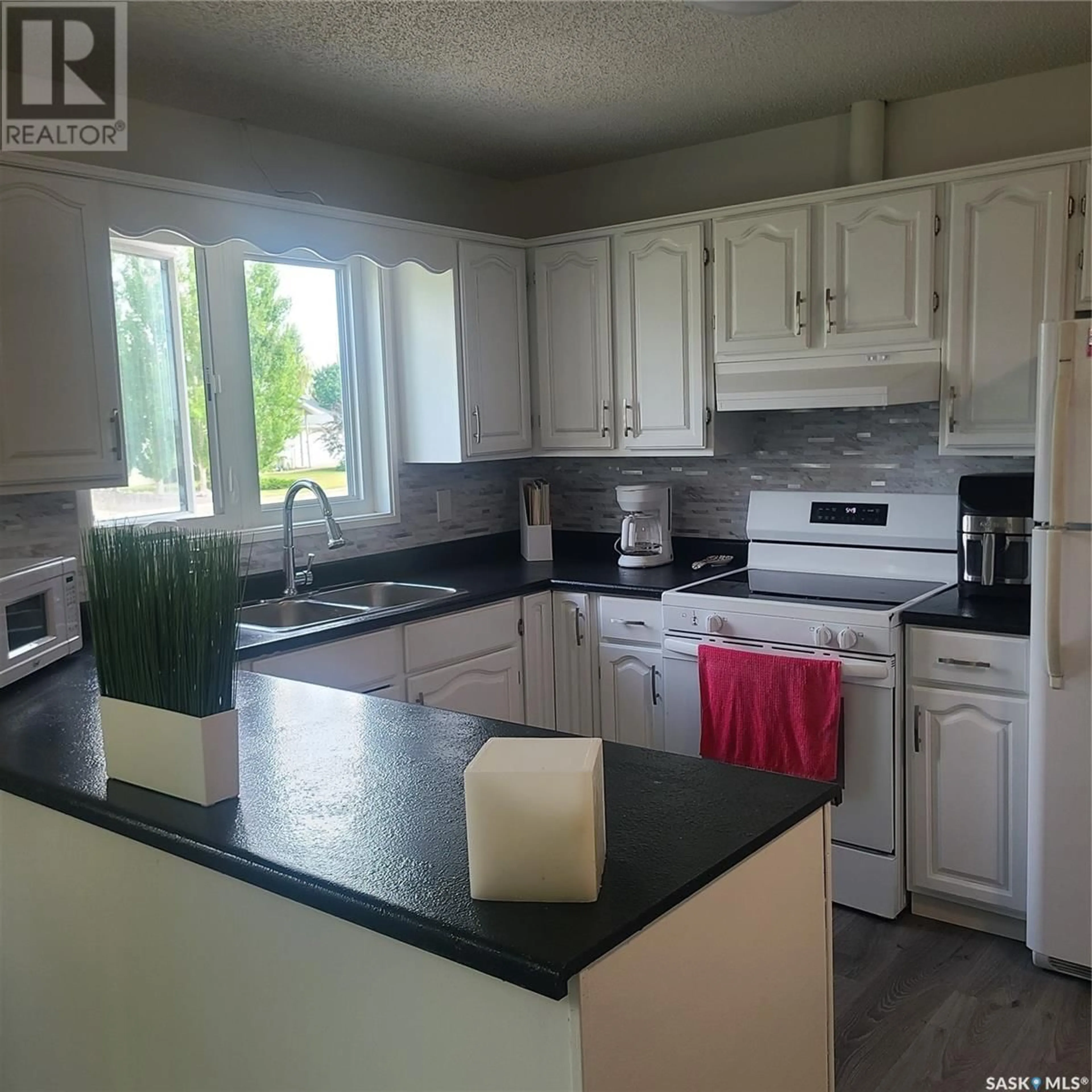 Open concept kitchen, unknown for 309 ROSHER STREET, Colonsay Saskatchewan S0K0Z0