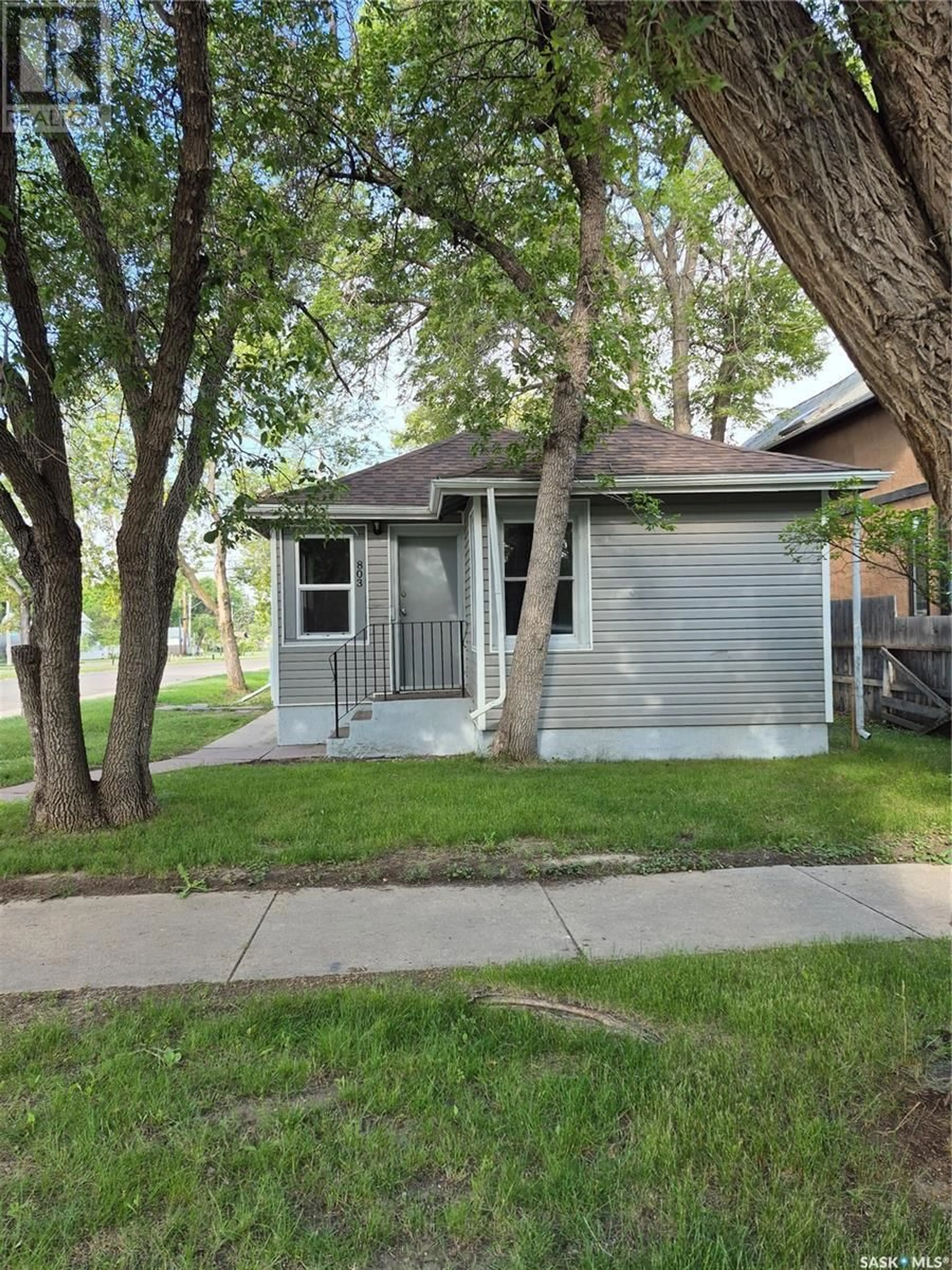 Home with vinyl exterior material, street for 803 I AVENUE, Saskatoon Saskatchewan S7L2H2