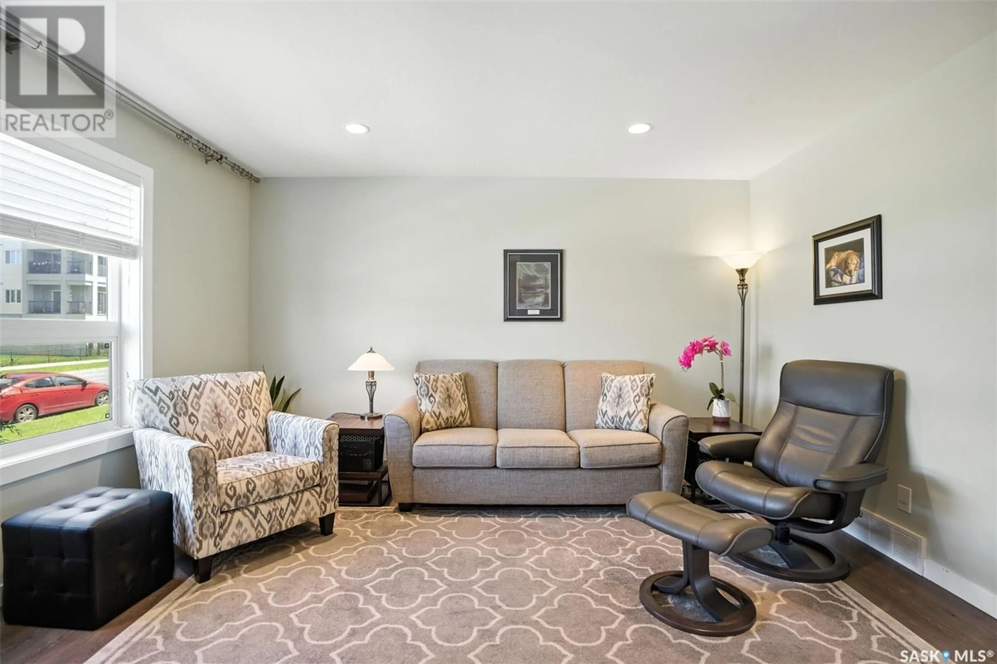 Living room with furniture, unknown for 3157 MCCLOCKLIN ROAD, Saskatoon Saskatchewan S7R0J1