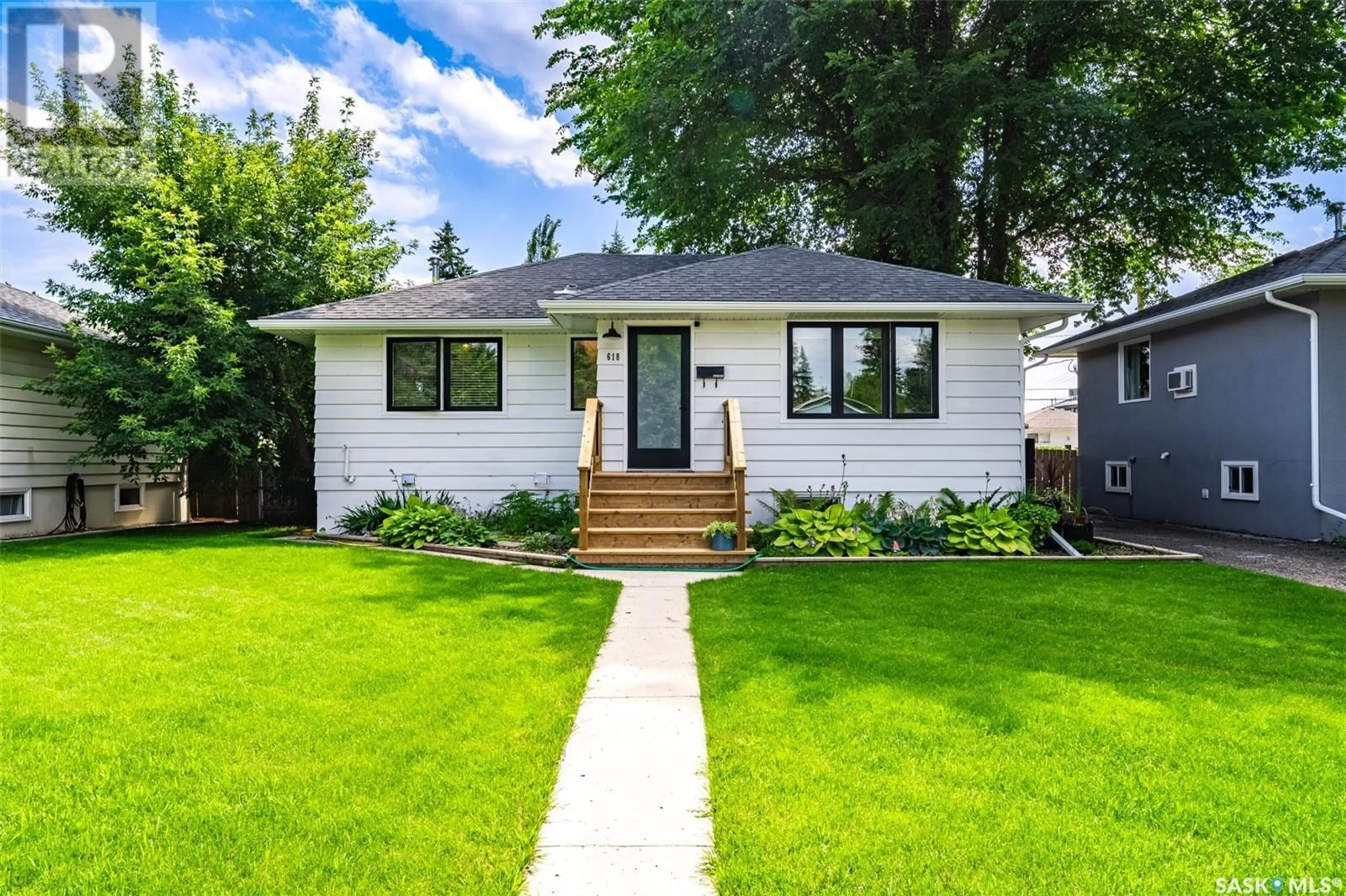 Home with vinyl exterior material, street for 618 2ND STREET, Saskatoon Saskatchewan S7H1P4