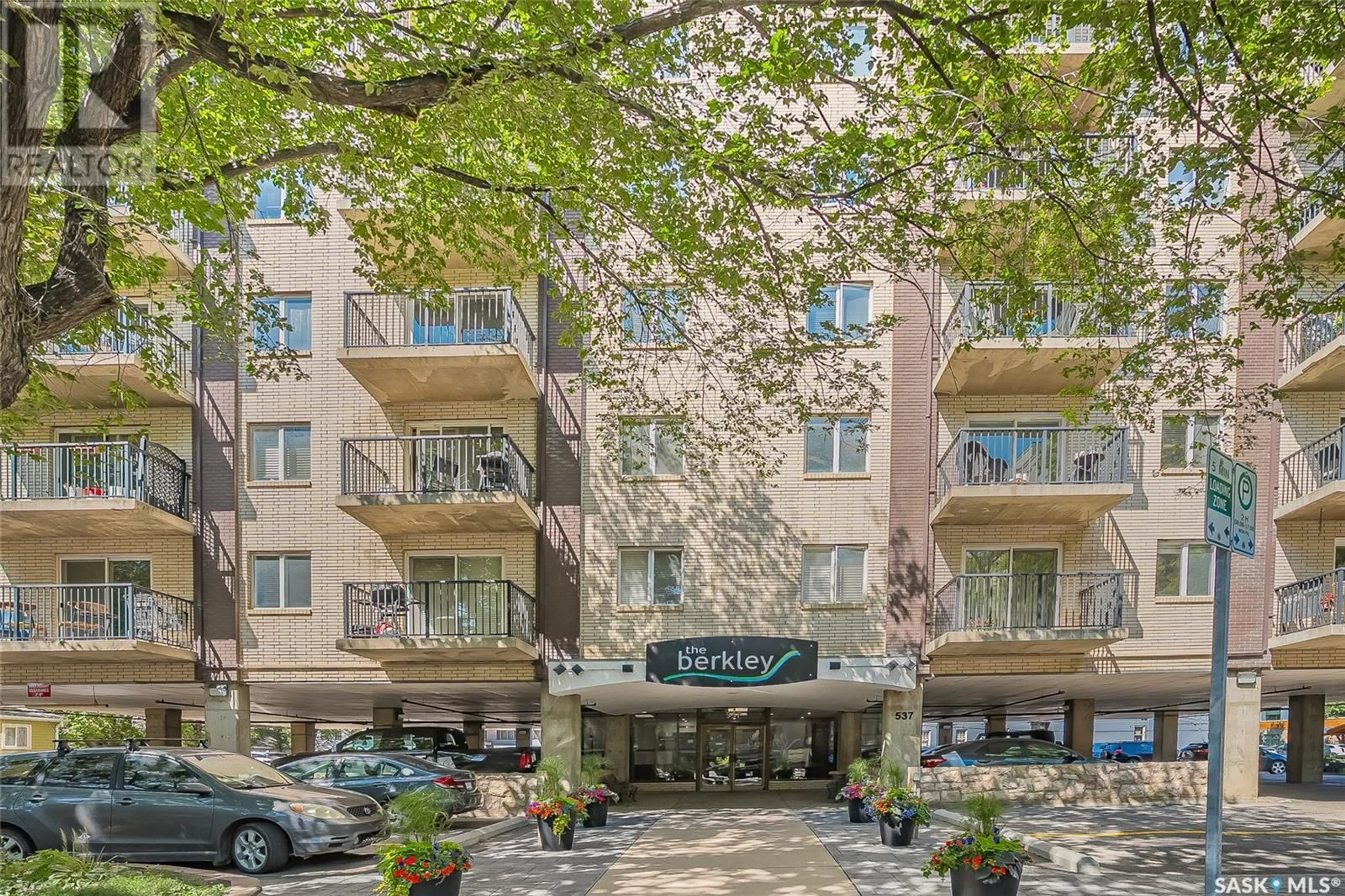 Patio, unknown for Penthouse B - 537 4TH AVENUE, Saskatoon Saskatchewan S7K2M6