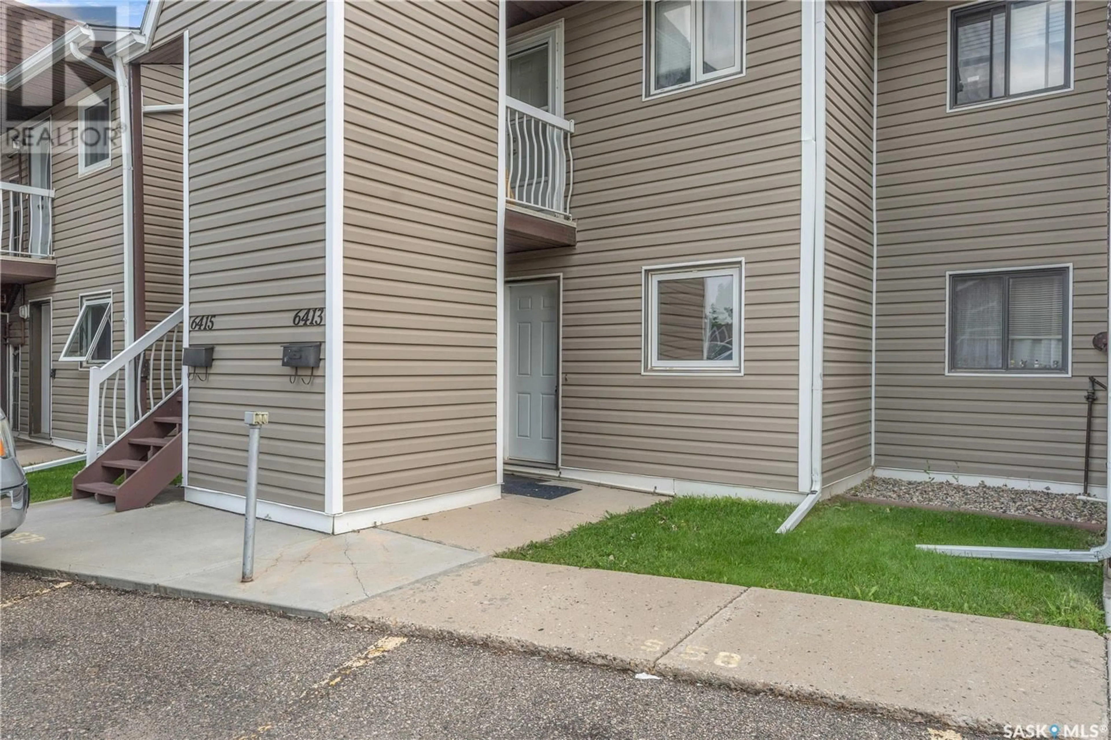 Patio, street for 6413 ROCHDALE BOULEVARD, Regina Saskatchewan S4X2Y9