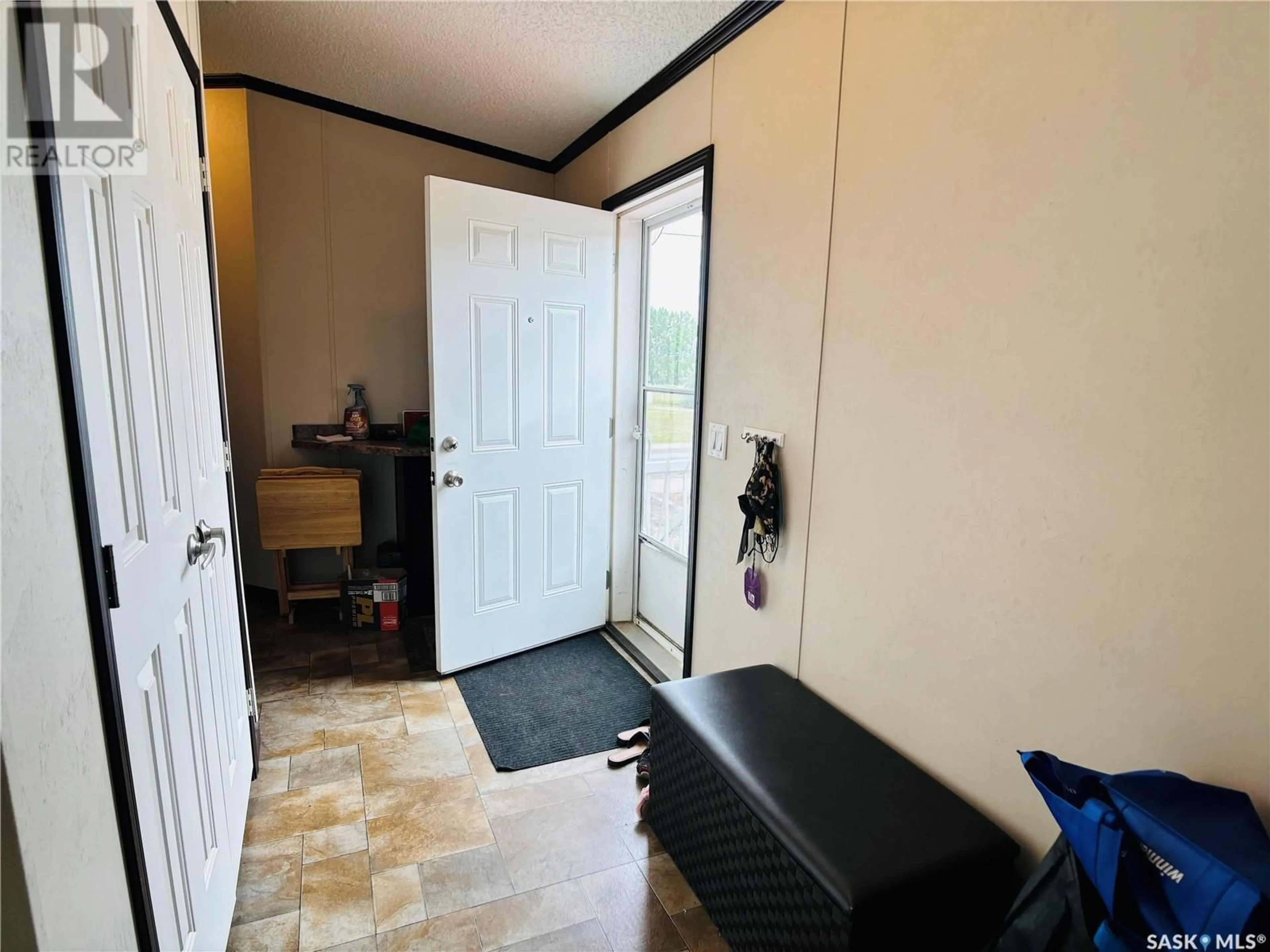 Indoor entryway for 6 2004 ALICE ROAD, Estevan Saskatchewan S4A3A7