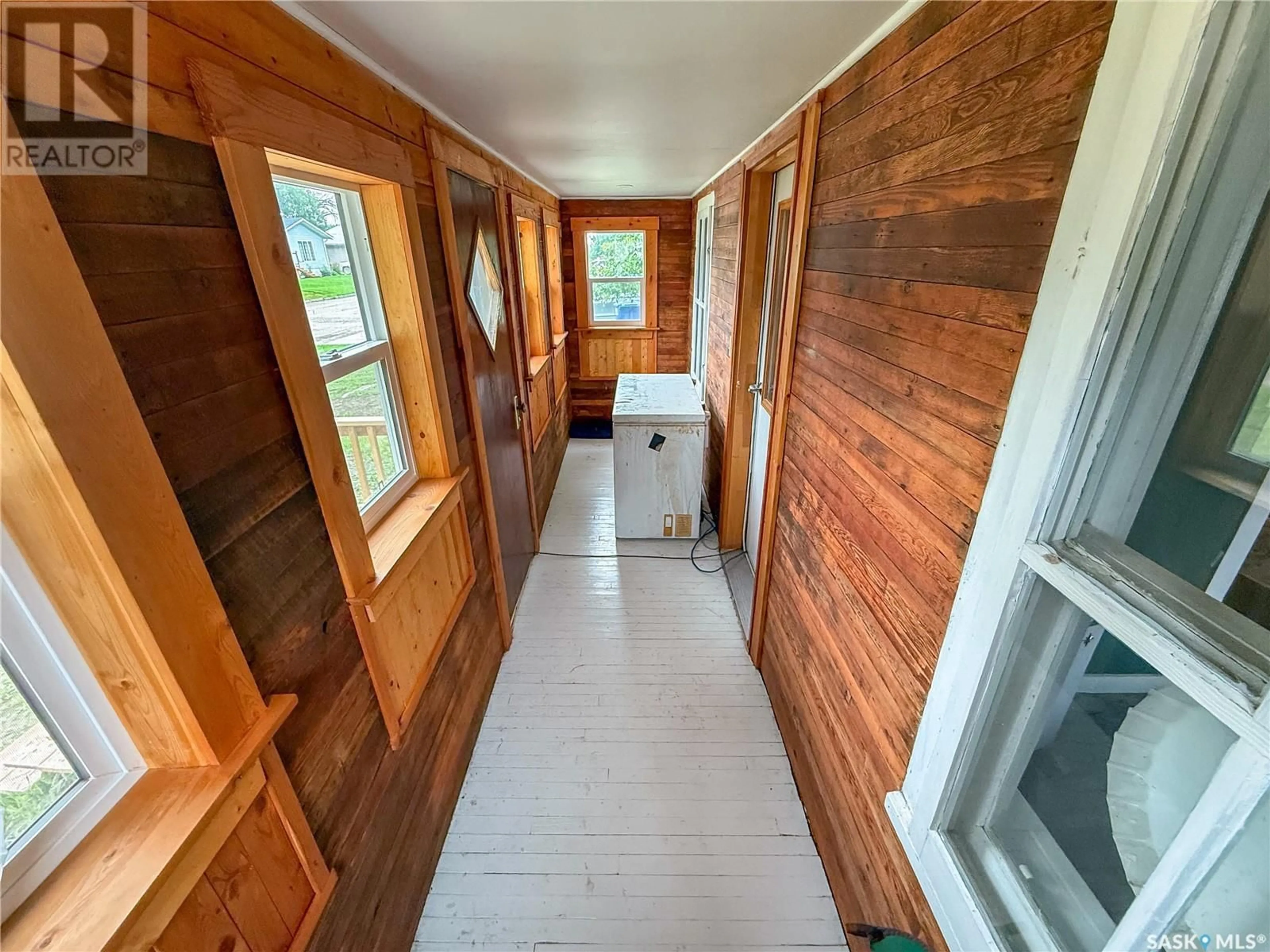 Indoor entryway for 224 FRONT STREET, Eastend Saskatchewan S0N0T0