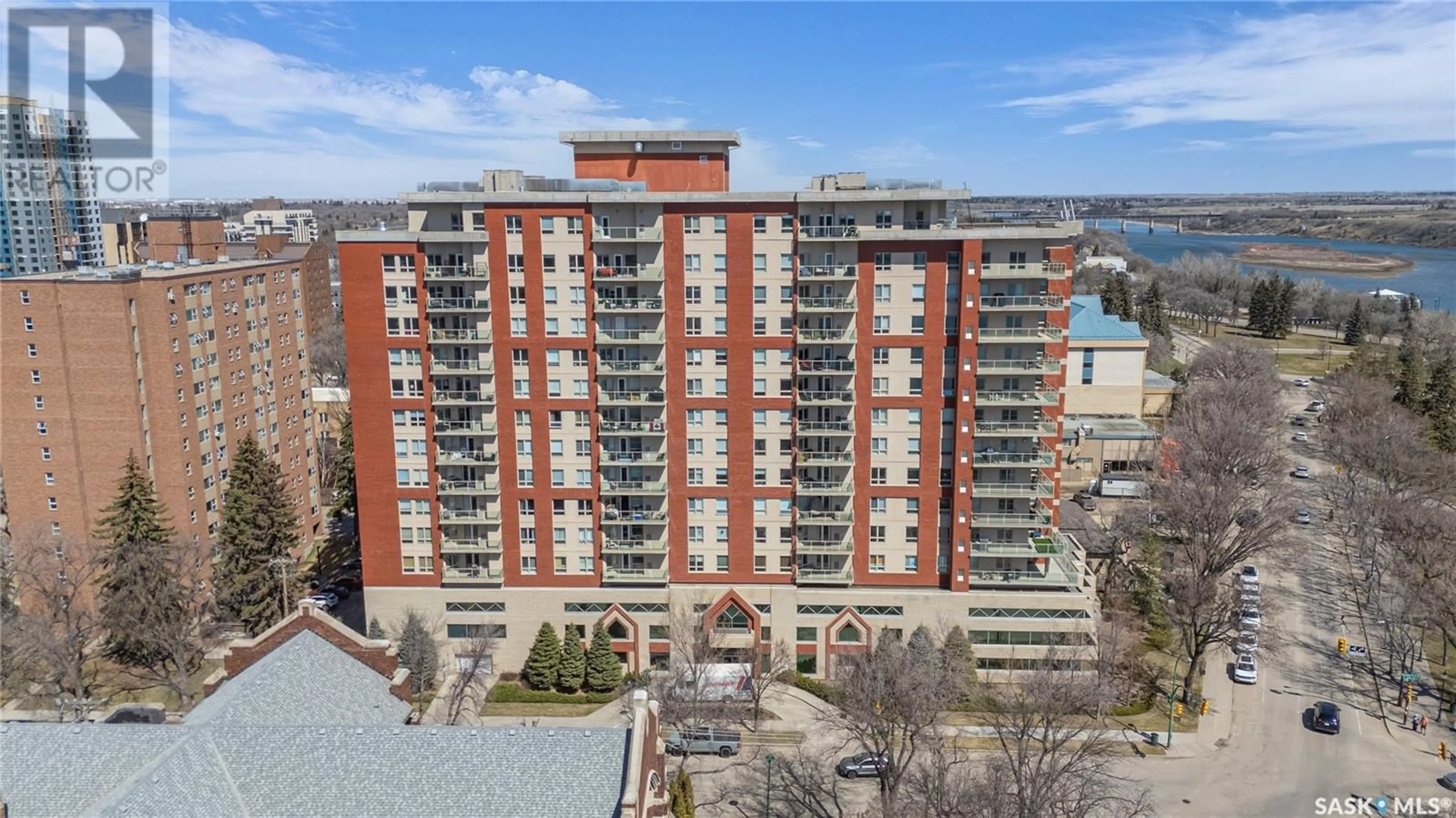 A pic from outside/outdoor area/front of a property/back of a property/a pic from drone, city buildings view from balcony for 902 - 1408 SPADINA CRESCENT, Saskatoon Saskatchewan S7K0G8