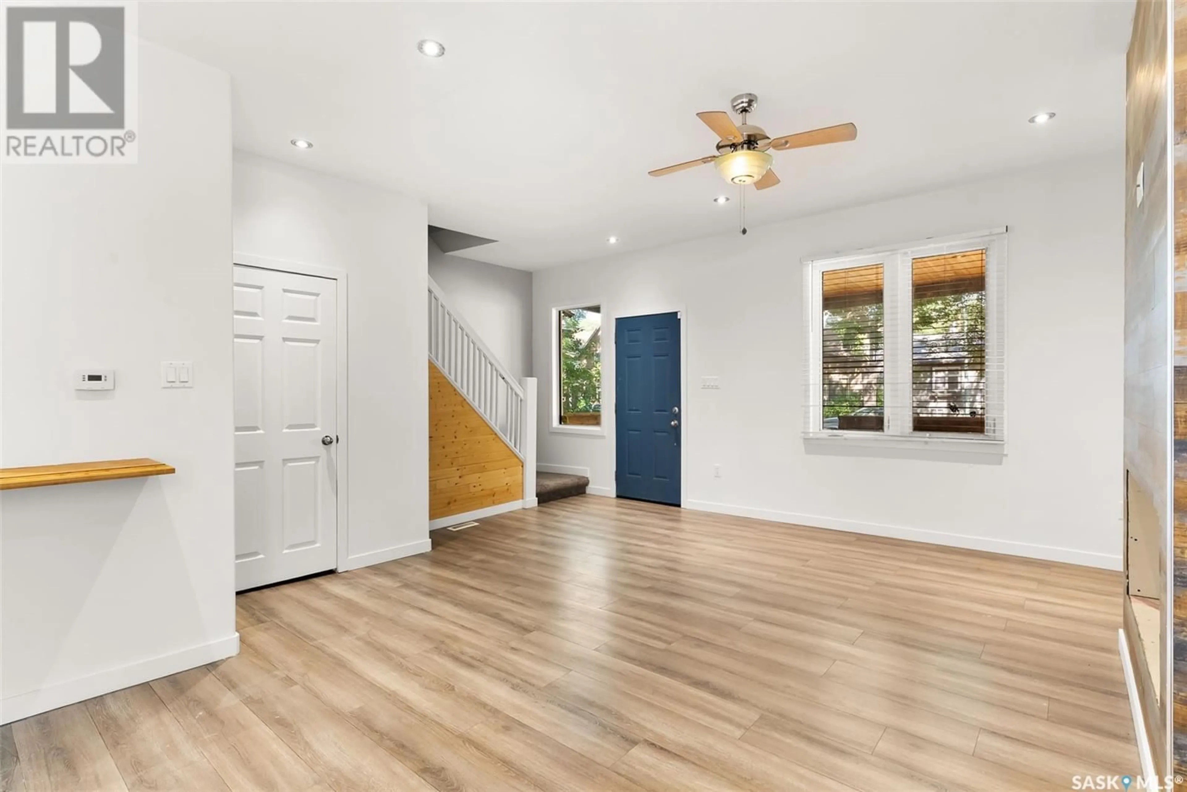 Indoor entryway for 2358 MONTREAL STREET, Regina Saskatchewan S4P1L8