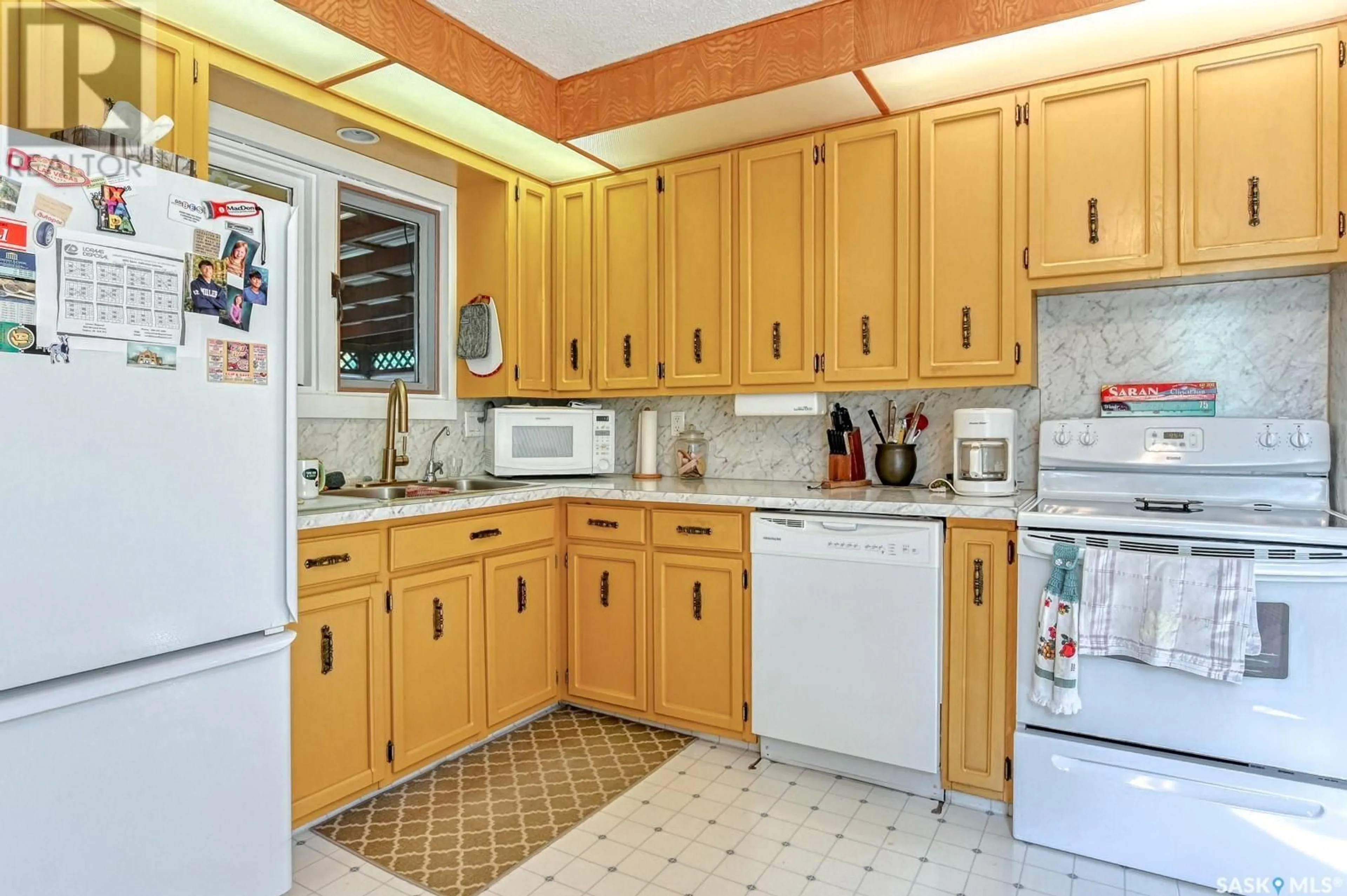Standard kitchen, ceramic/tile floor for 201 2ND AVENUE, Lajord Rm No. 128 Saskatchewan S0G1B0