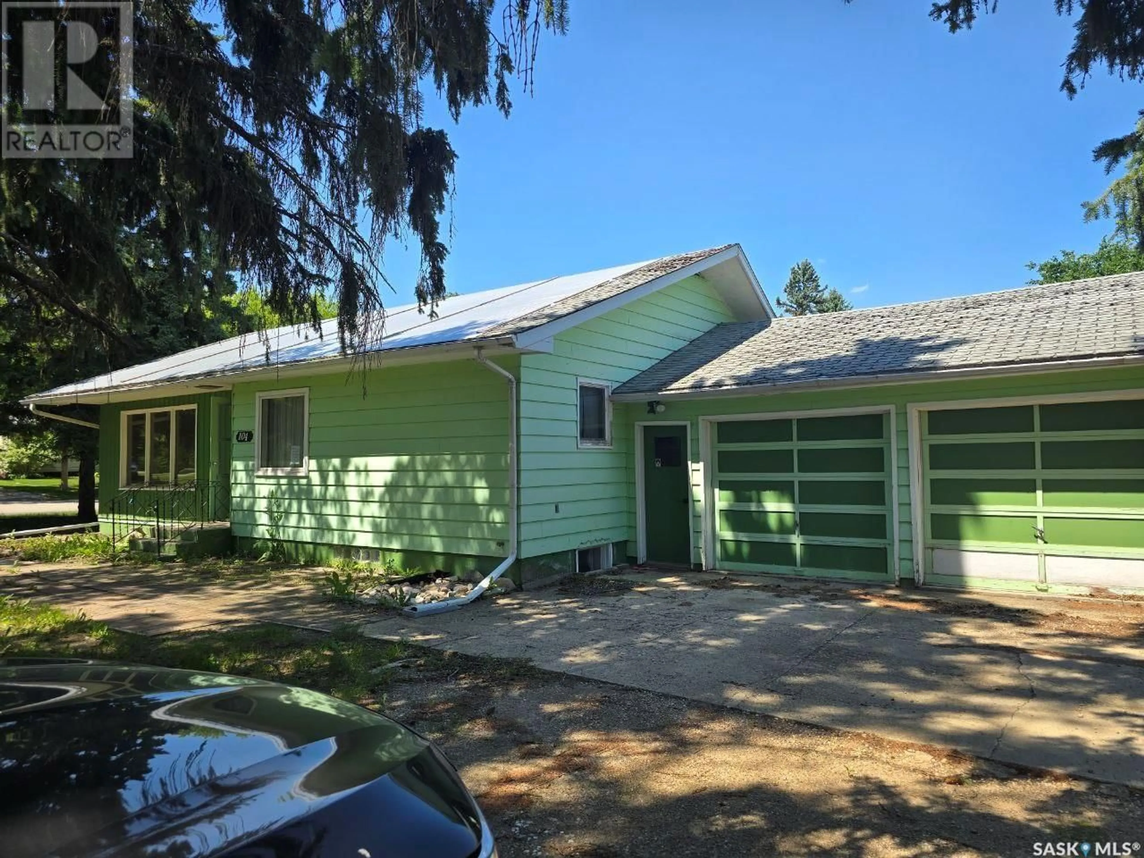 Home with vinyl exterior material, street for 104 REGIONAL PARK ROAD, Middle Lake Saskatchewan S0K0J9