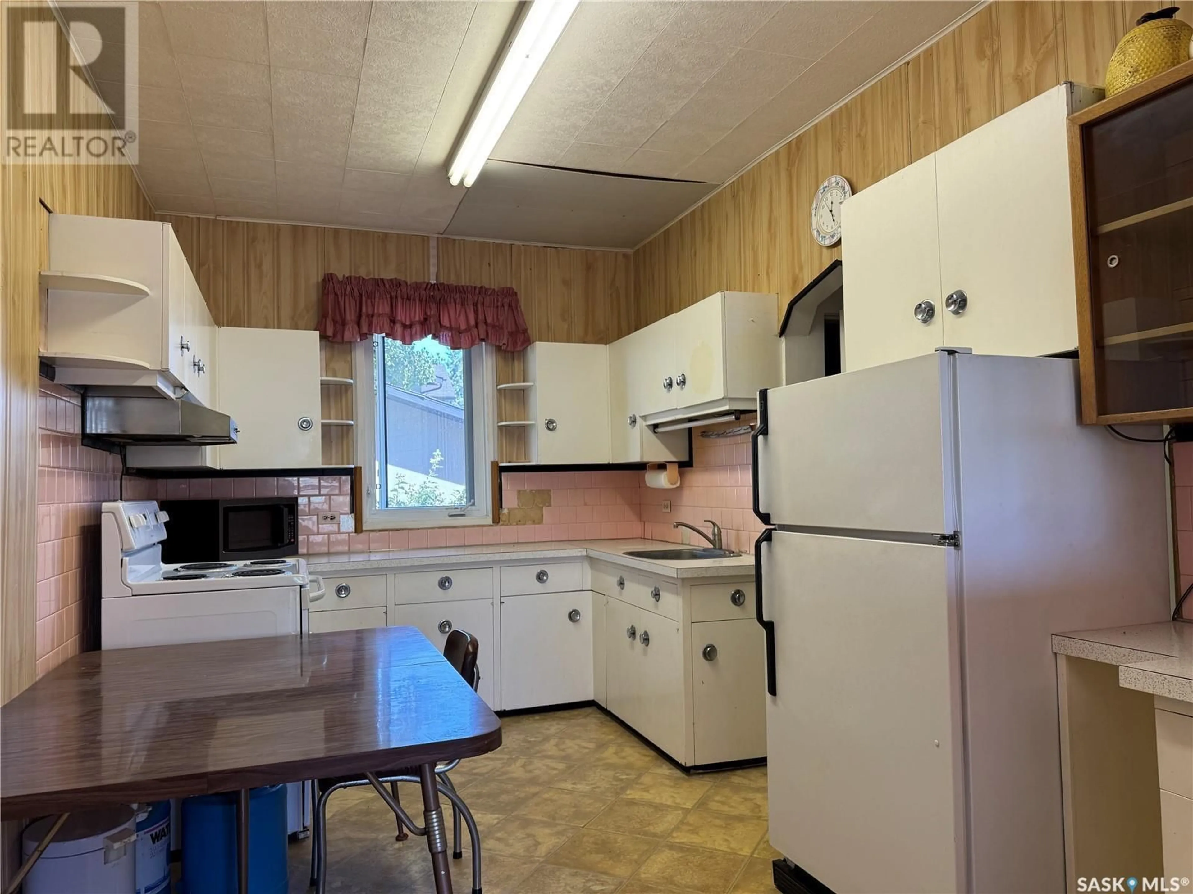 Standard kitchen, unknown for 521 MAIN STREET, Raymore Saskatchewan S0A3J0