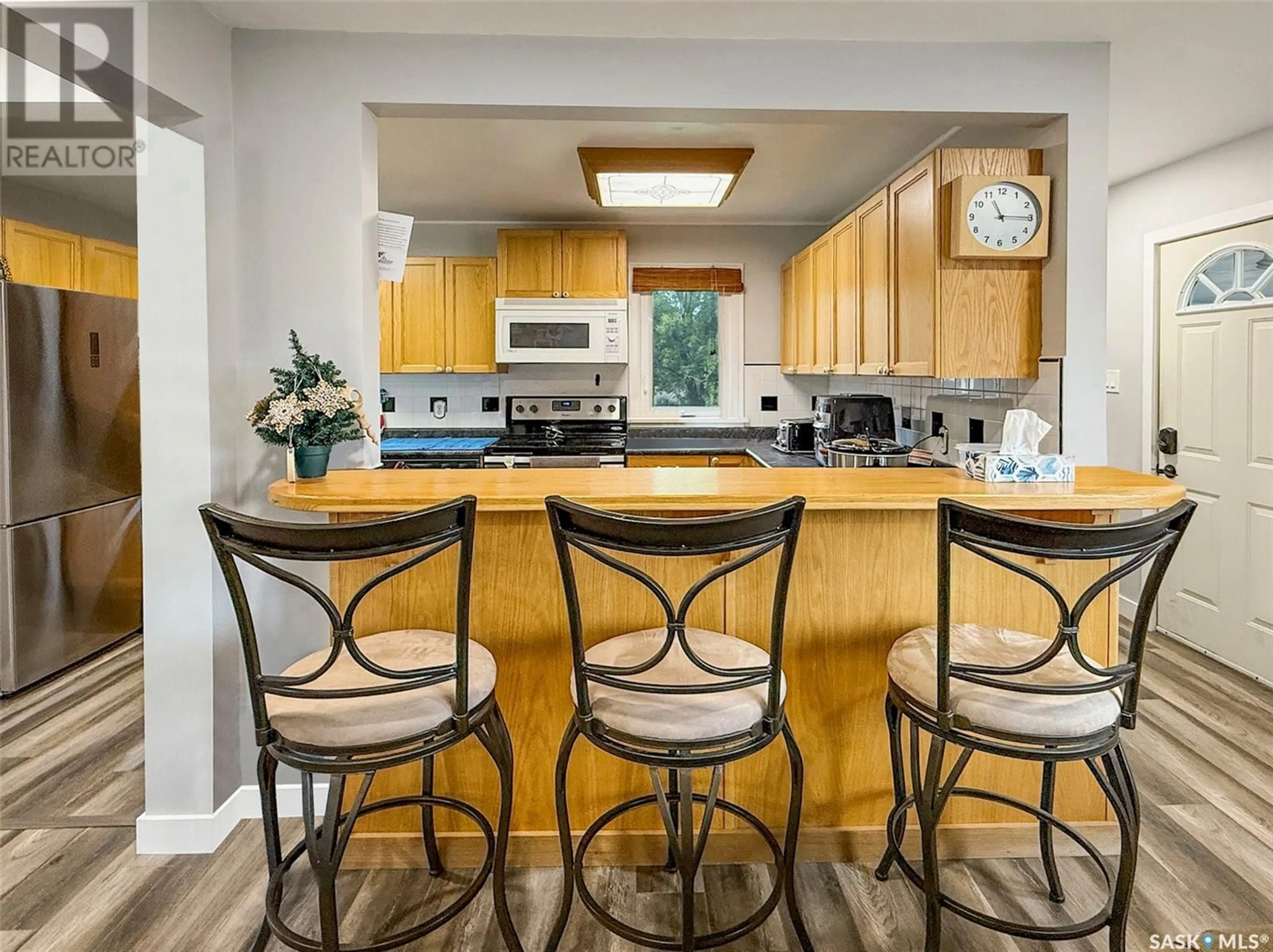 Open concept kitchen, unknown for 404 7TH AVENUE, Swift Current Saskatchewan S9H0Z3