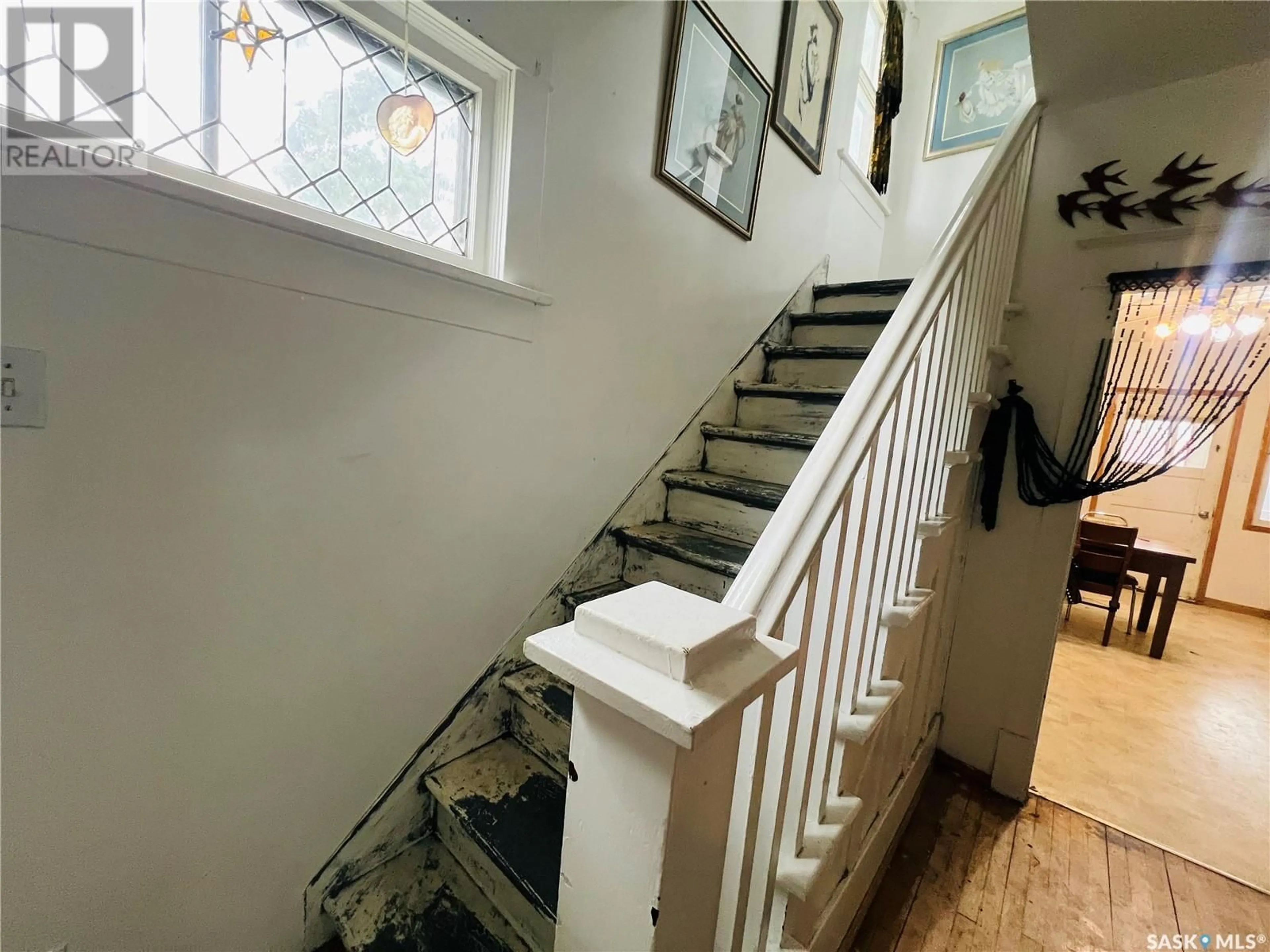 Stairs for 475 1ST AVENUE, Swift Current Saskatchewan S9H0N3