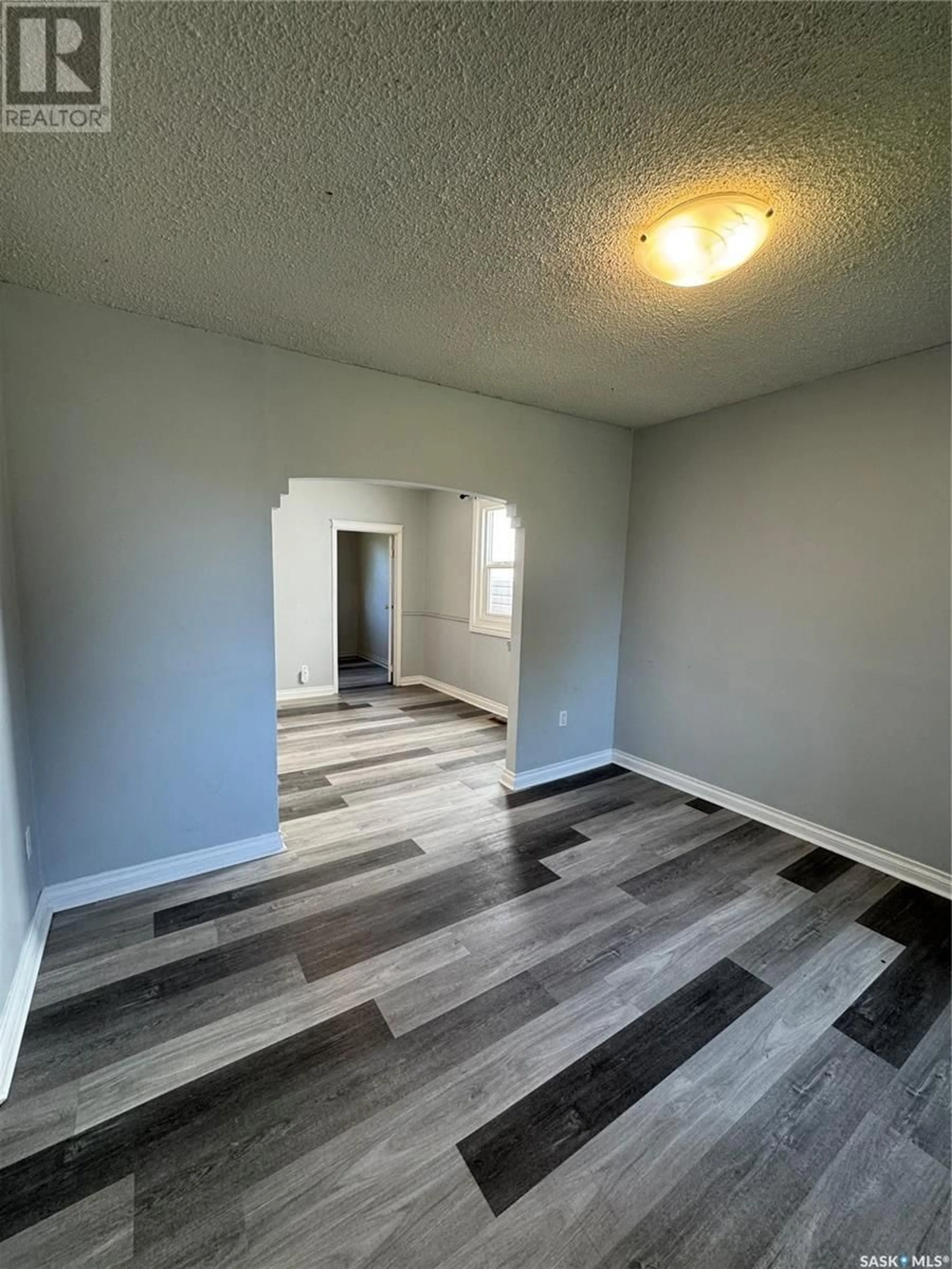 A pic of a room for 719 N AVENUE S, Saskatoon Saskatchewan S7M2P1