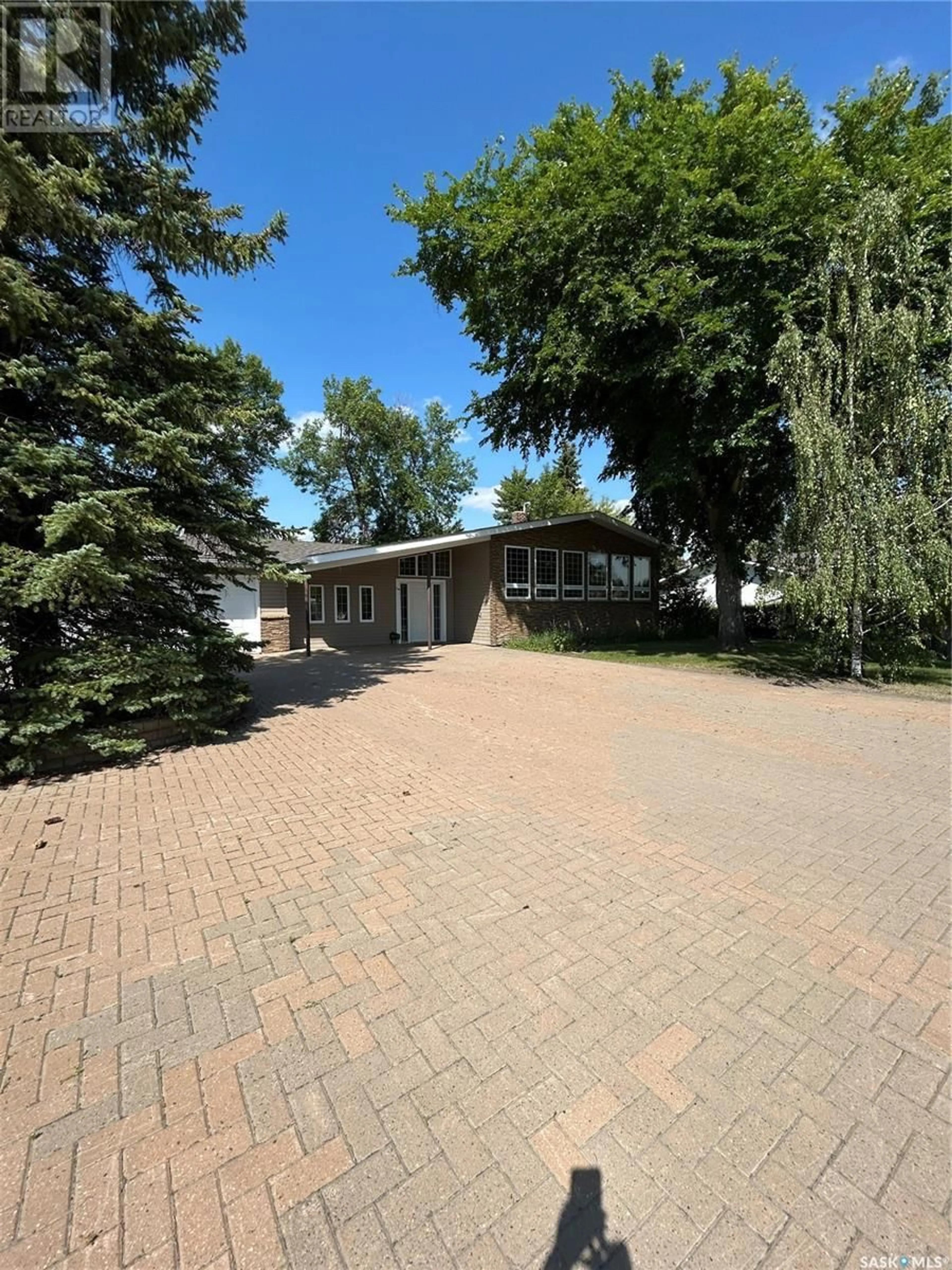 Unknown for 406 1ST AVENUE, Kelvington Saskatchewan S0A1W0