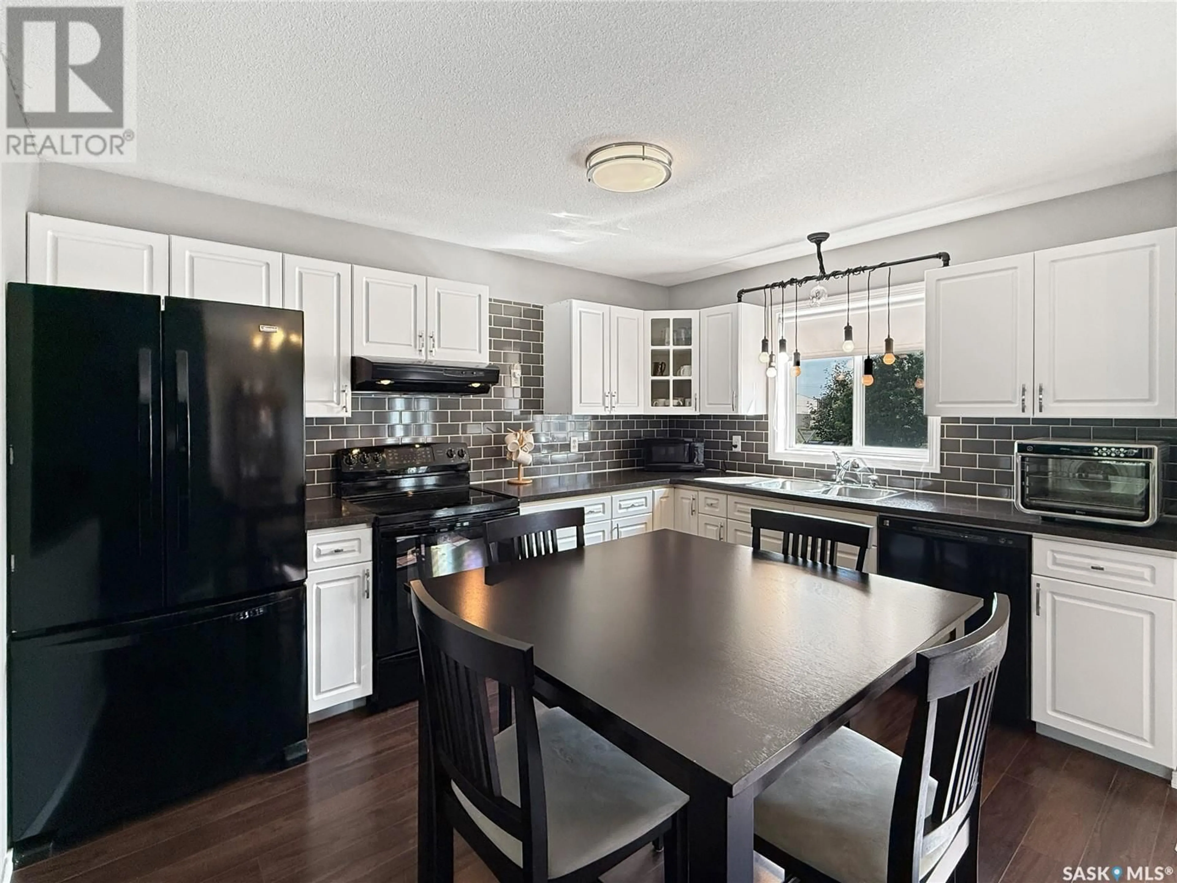 Open concept kitchen, unknown for 235 SOUTHWOOD DRIVE, Prince Albert Saskatchewan S6V8E7