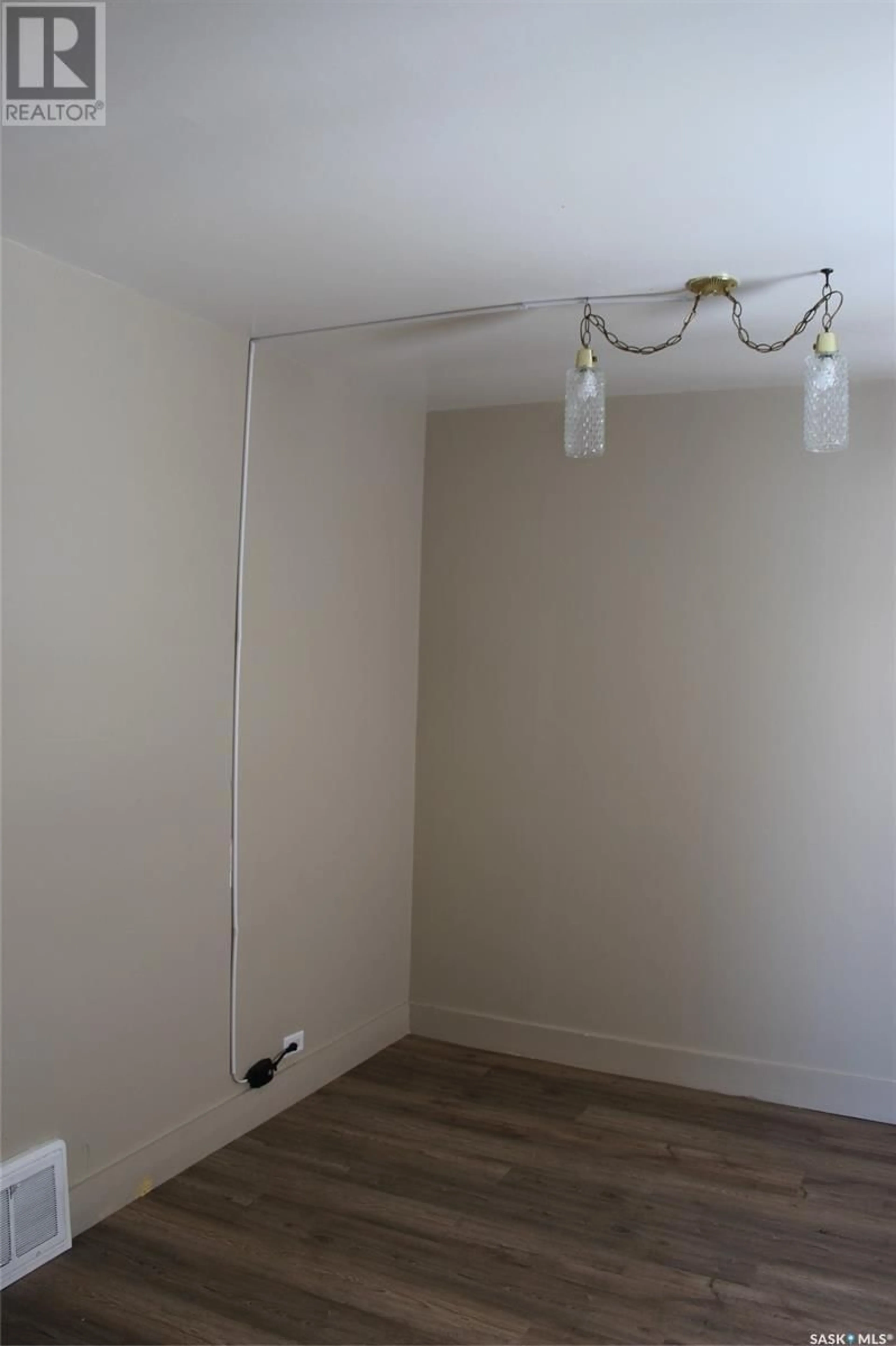 A pic of a room for 410 MAIN STREET, Climax Saskatchewan S0N0N0