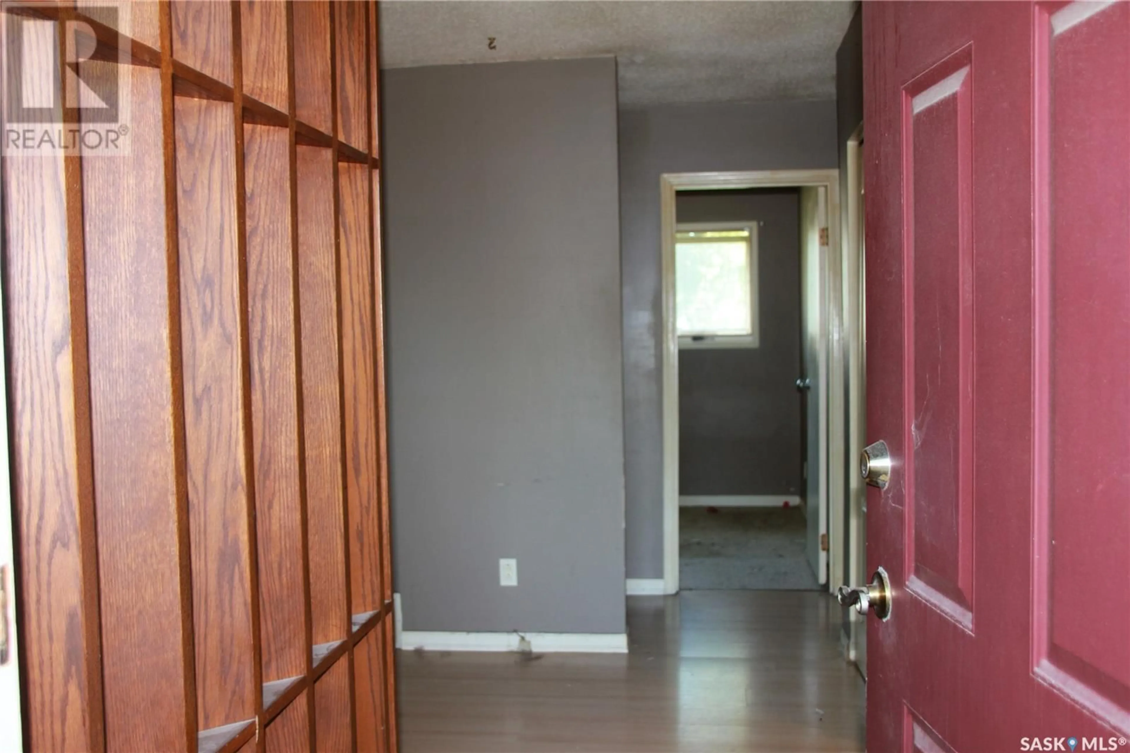 Indoor entryway for 858 WOROBETZ CRESCENT, Regina Saskatchewan S4X2C3