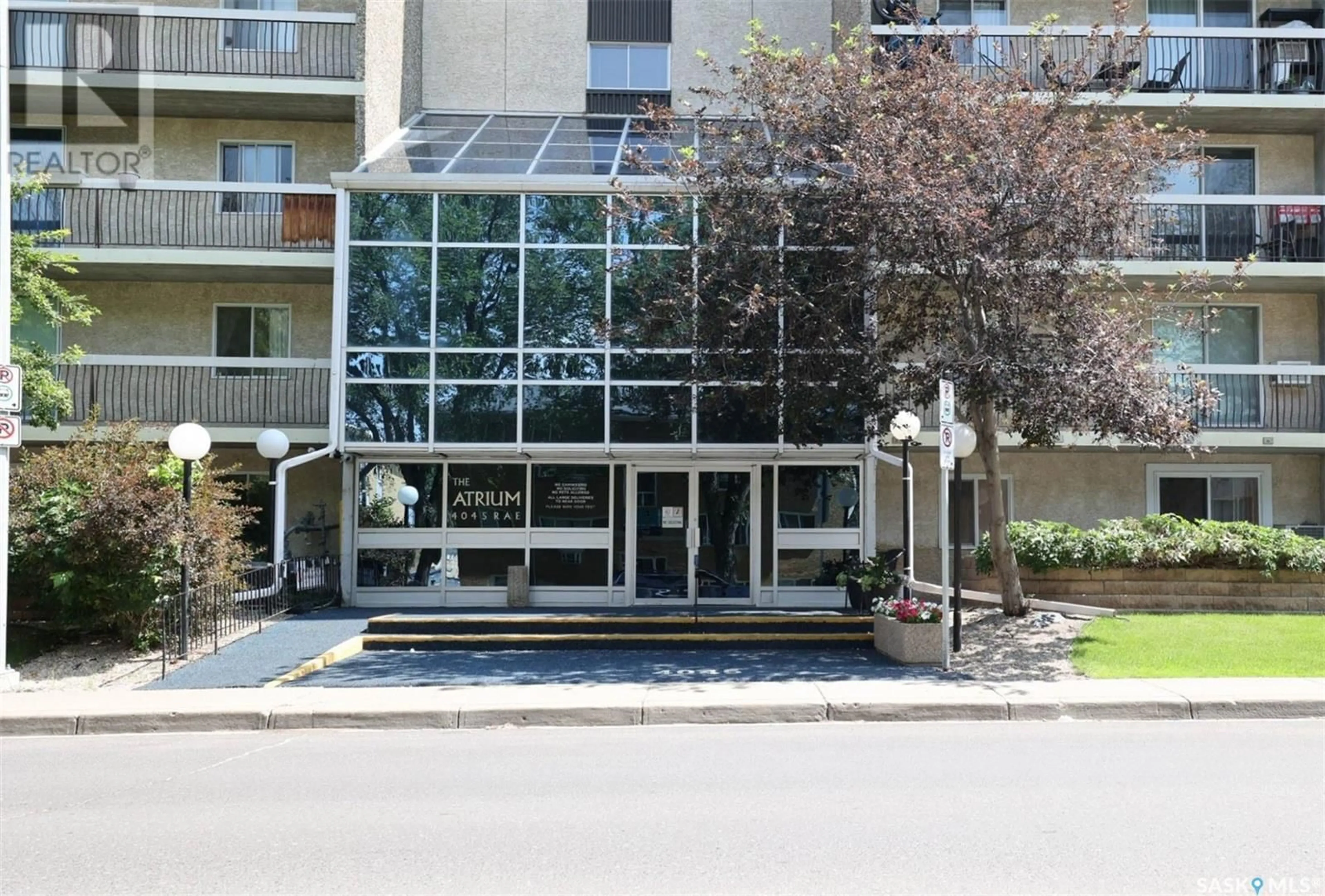 Indoor foyer for 4045 - 512 RAE STREET, Regina Saskatchewan S4S6Y8