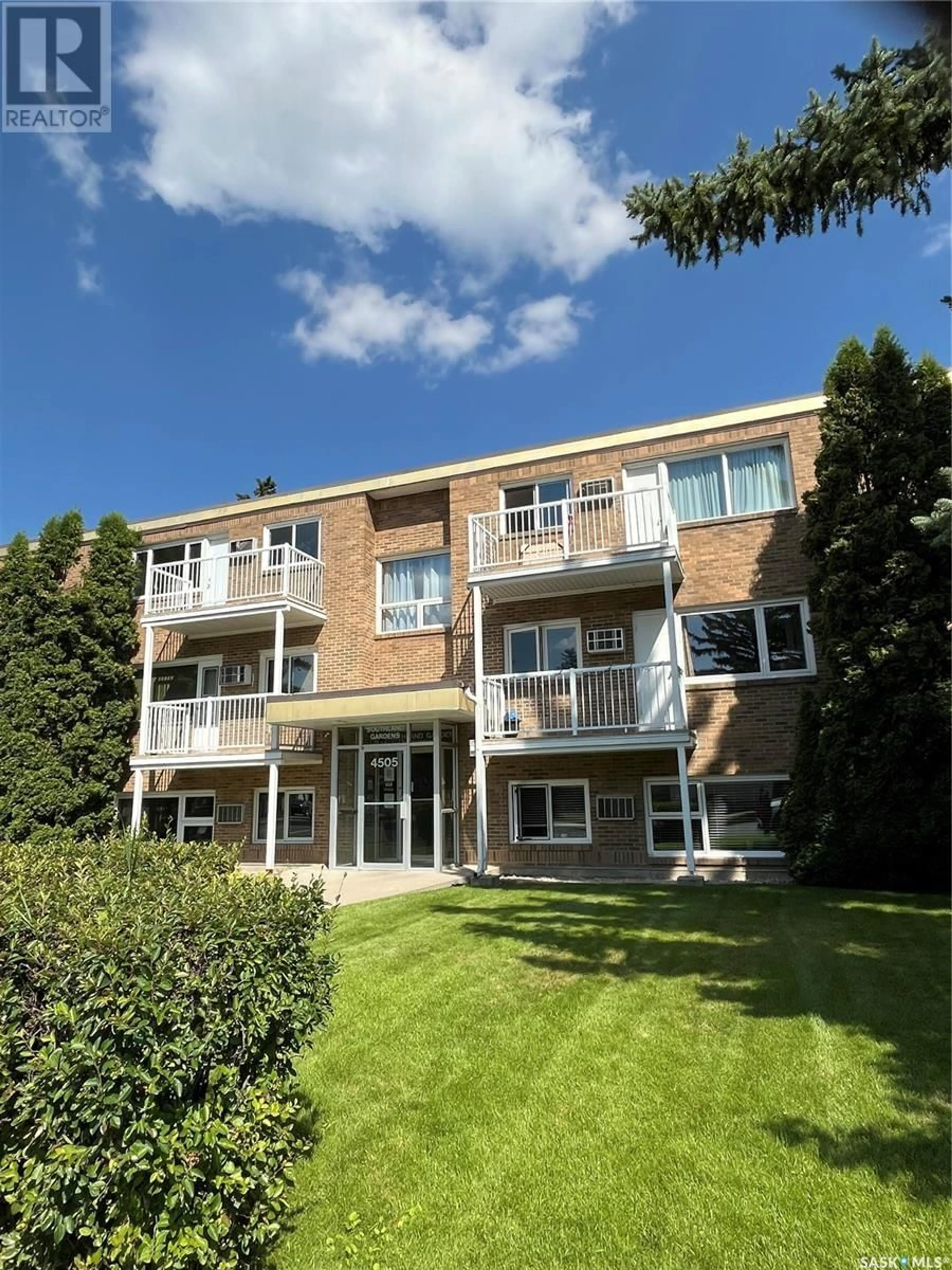 A pic from outside/outdoor area/front of a property/back of a property/a pic from drone, building for 20 - 4505 RAE STREET, Regina Saskatchewan S4S3B2