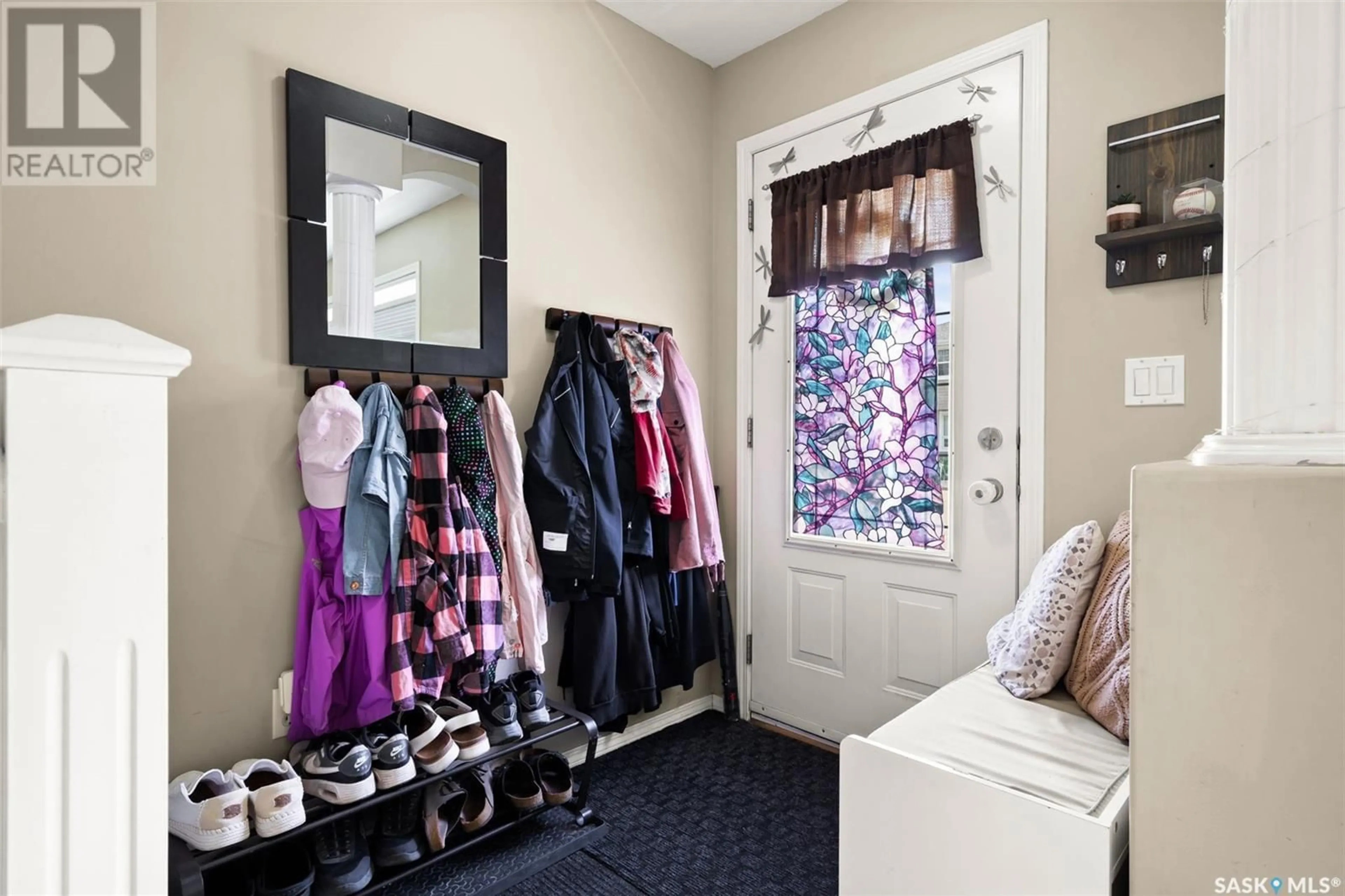Indoor entryway for 4901 - 52 CHILD AVENUE, Regina Saskatchewan S4X4T7