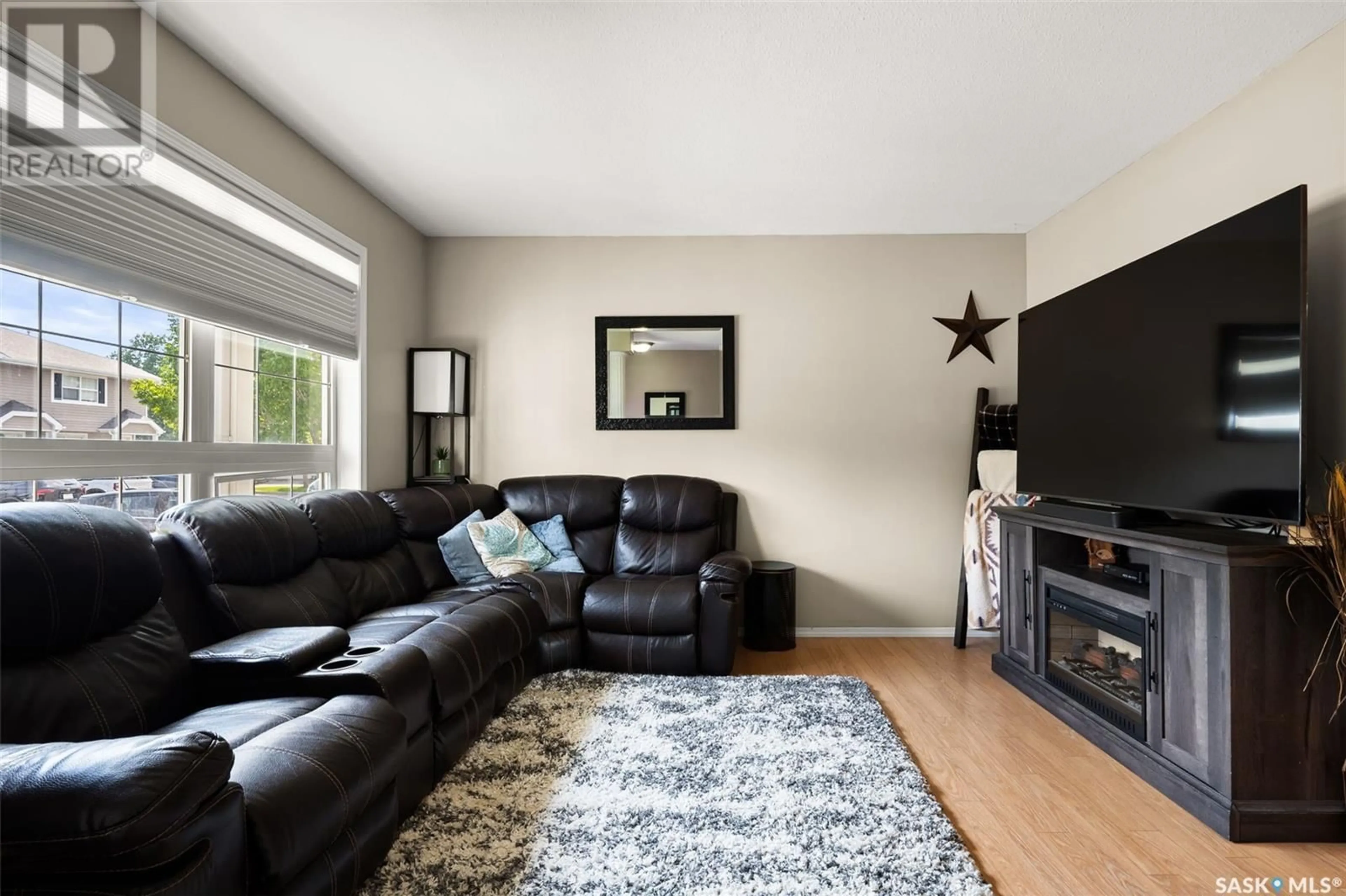Living room with furniture, unknown for 4901 - 52 CHILD AVENUE, Regina Saskatchewan S4X4T7