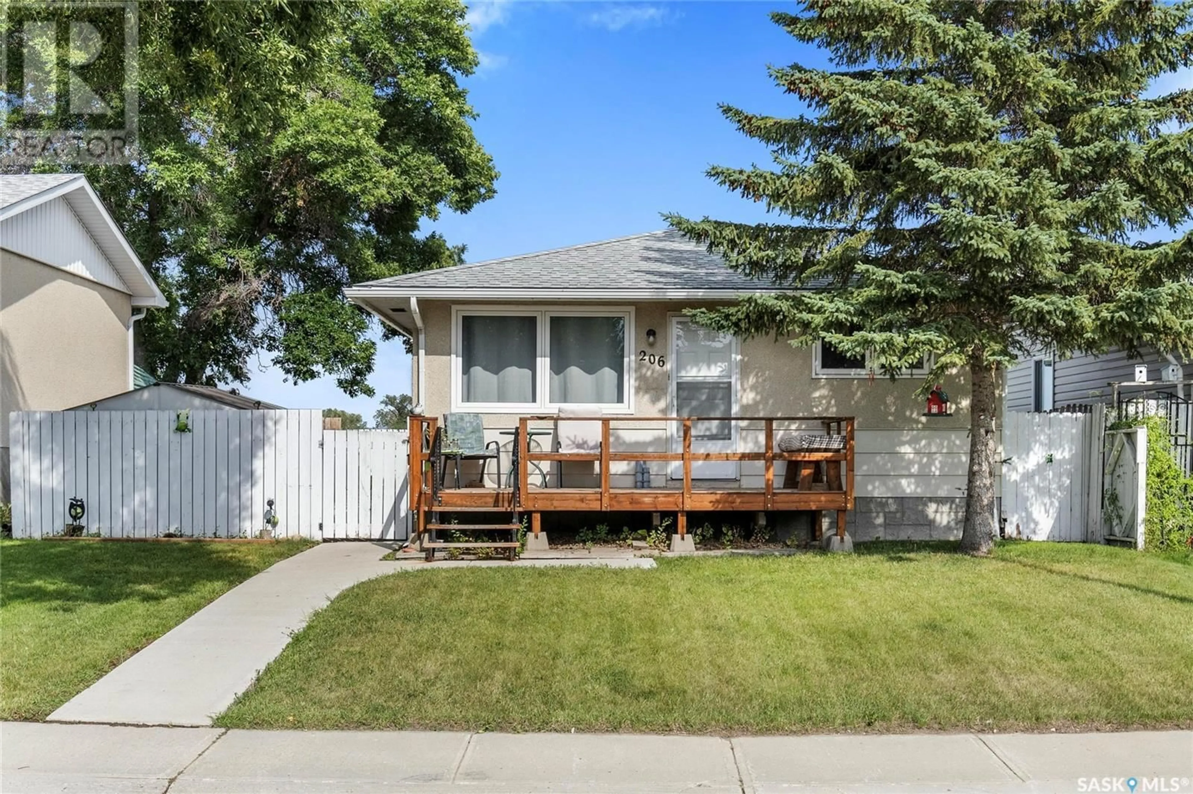 Home with vinyl exterior material, street for 206 LLOYD CRESCENT, Regina Saskatchewan S4R5W8