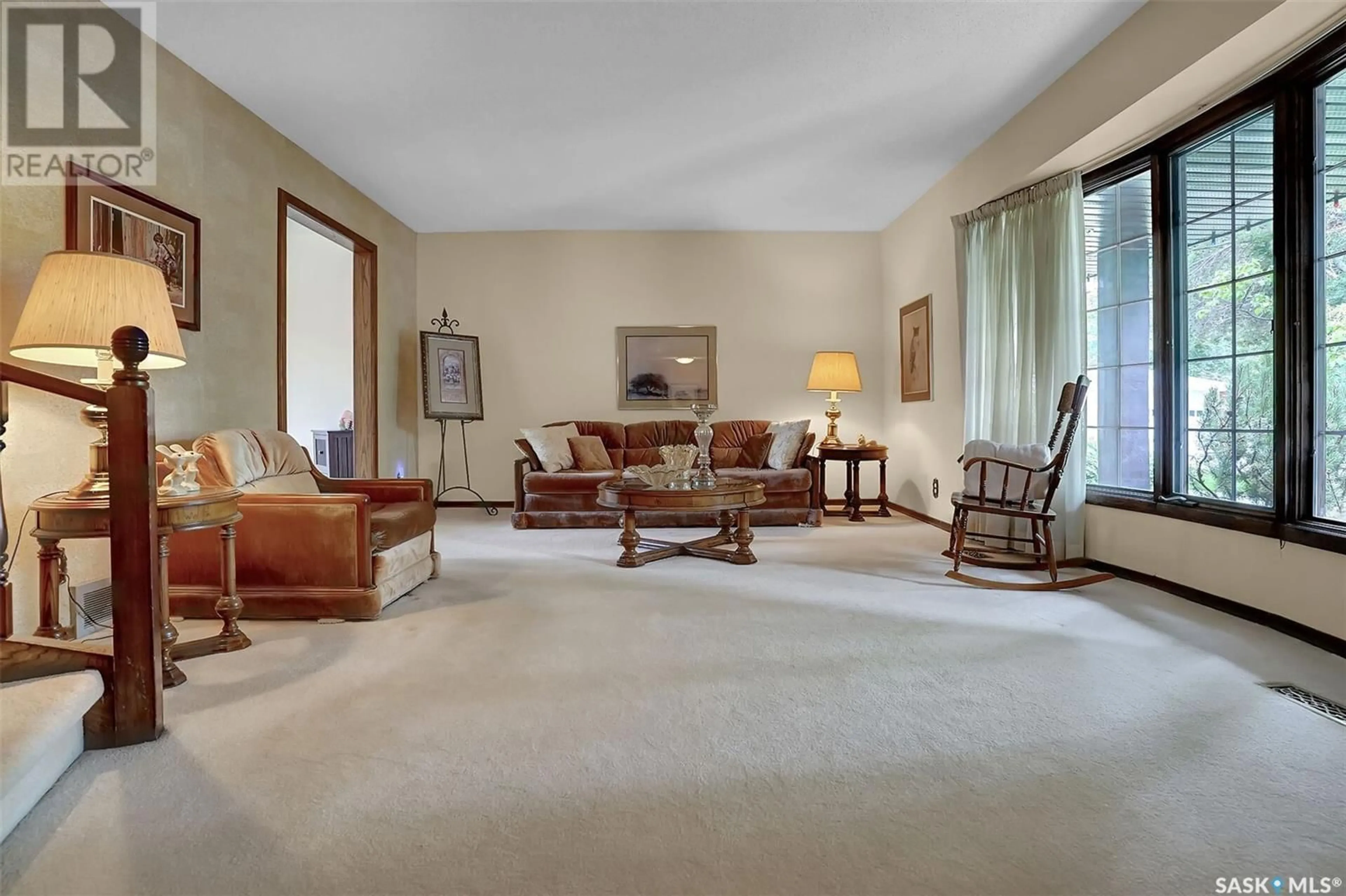 Living room with furniture, carpet floor for 74 SELKIRK CRESCENT, Regina Saskatchewan S4S6J4