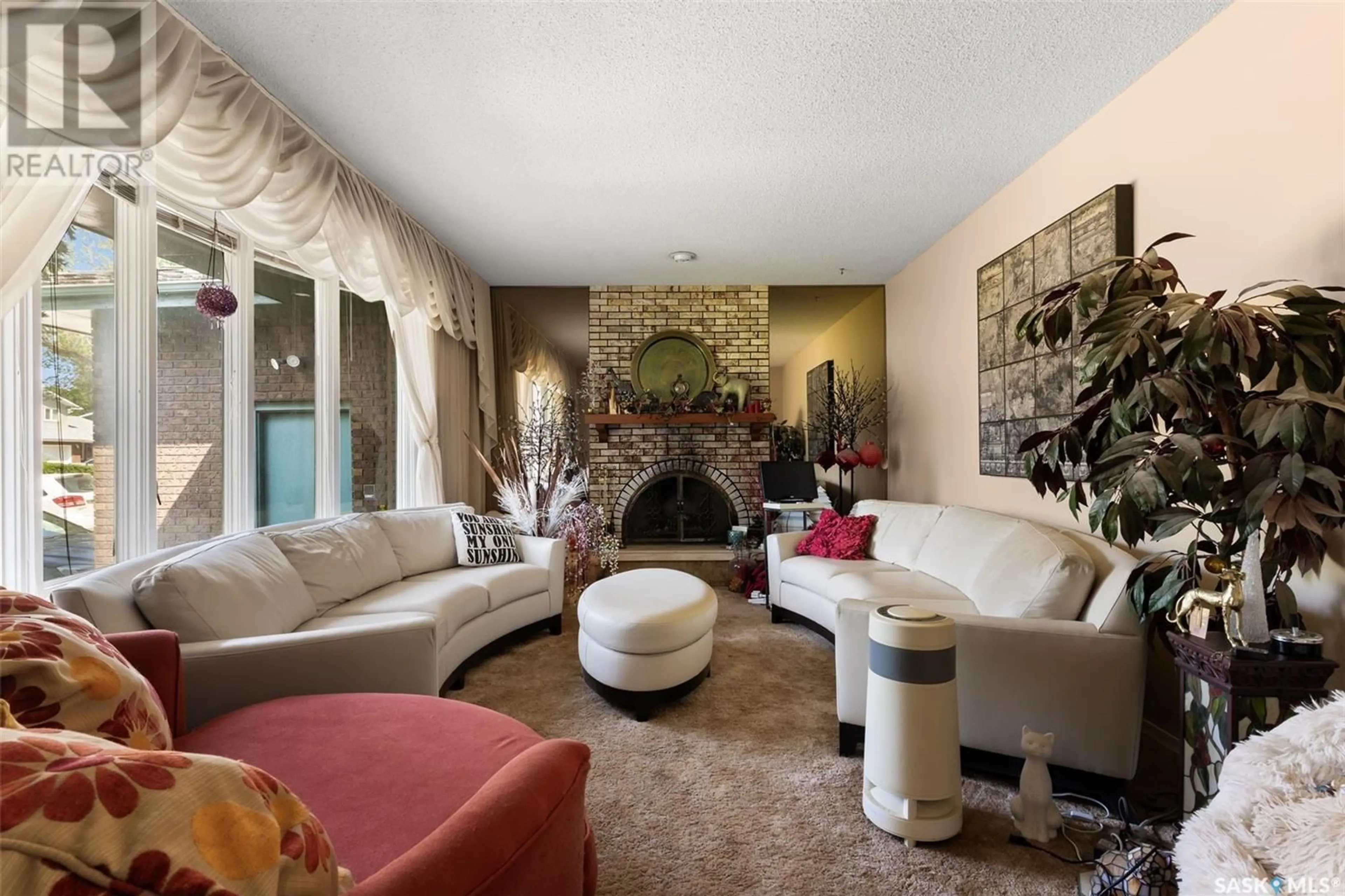 Living room with furniture, unknown for 123 DUNSMORE DRIVE, Regina Saskatchewan S4R7G3