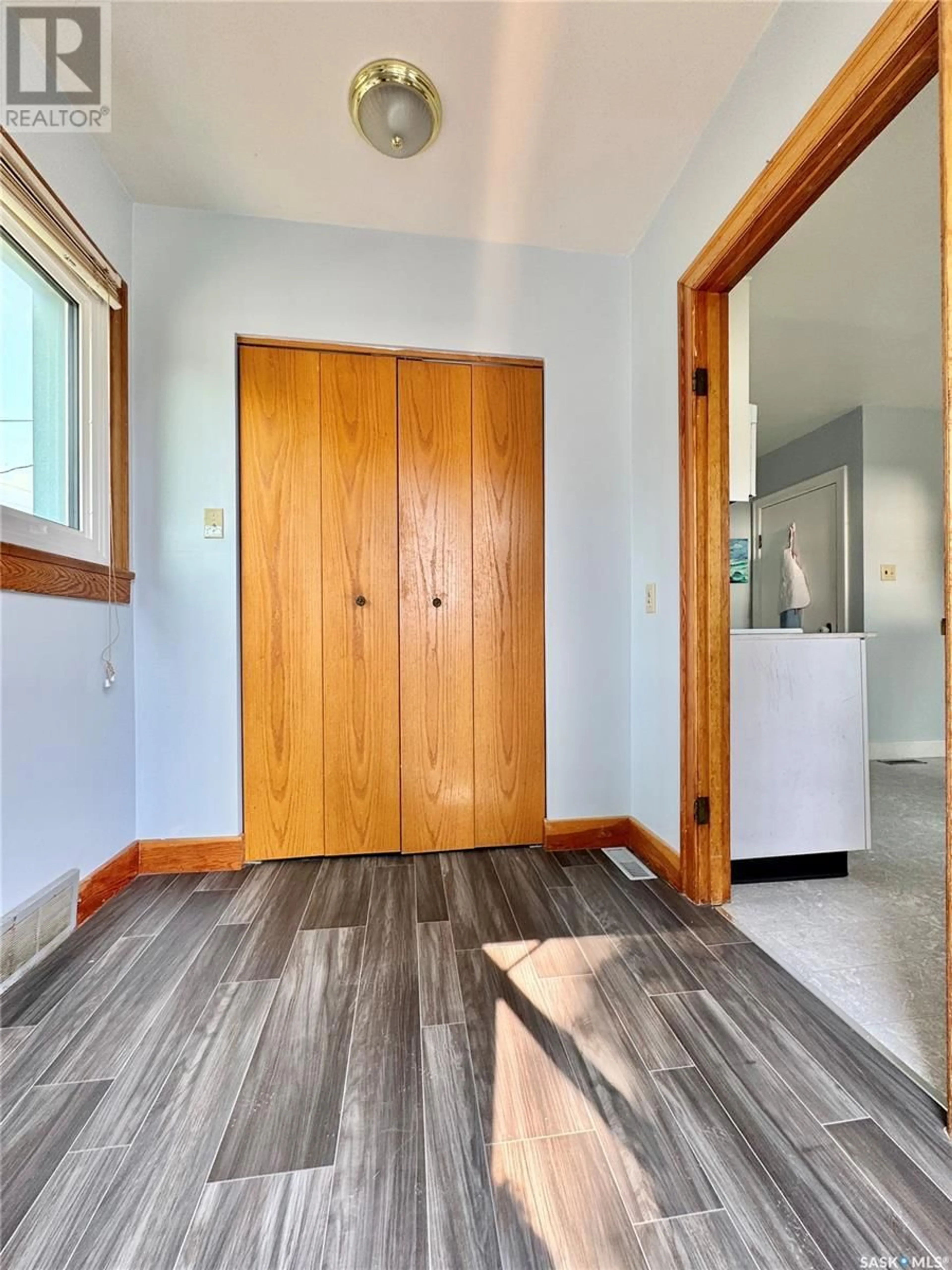 Indoor entryway for E - 405 MARCH AVENUE, Langenburg Saskatchewan S0A0A0
