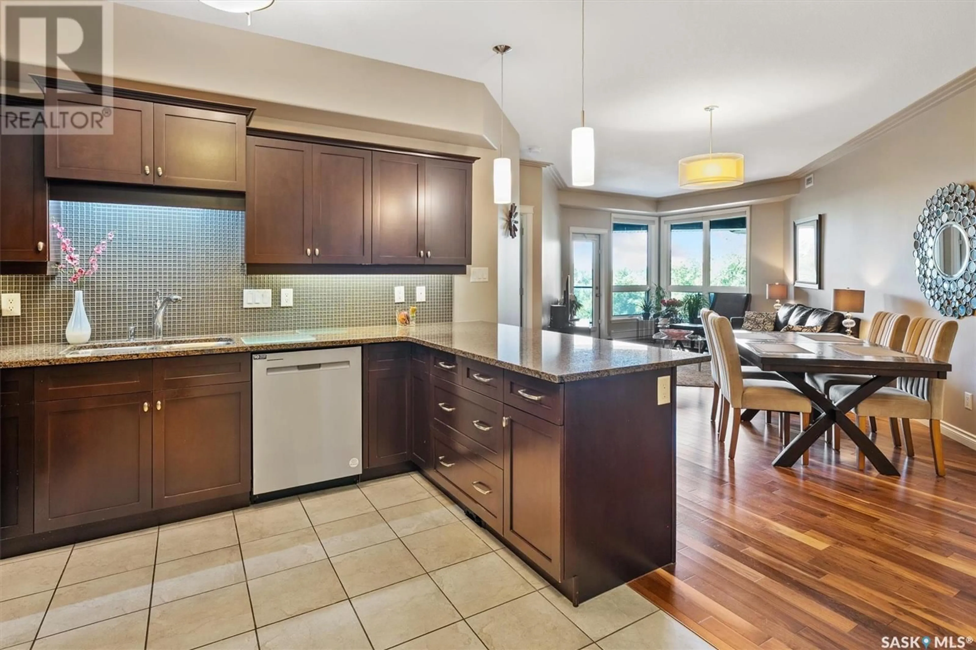 Open concept kitchen, ceramic/tile floor for 236 623 SASKATCHEWAN CRESCENT, Saskatoon Saskatchewan S7M0A5